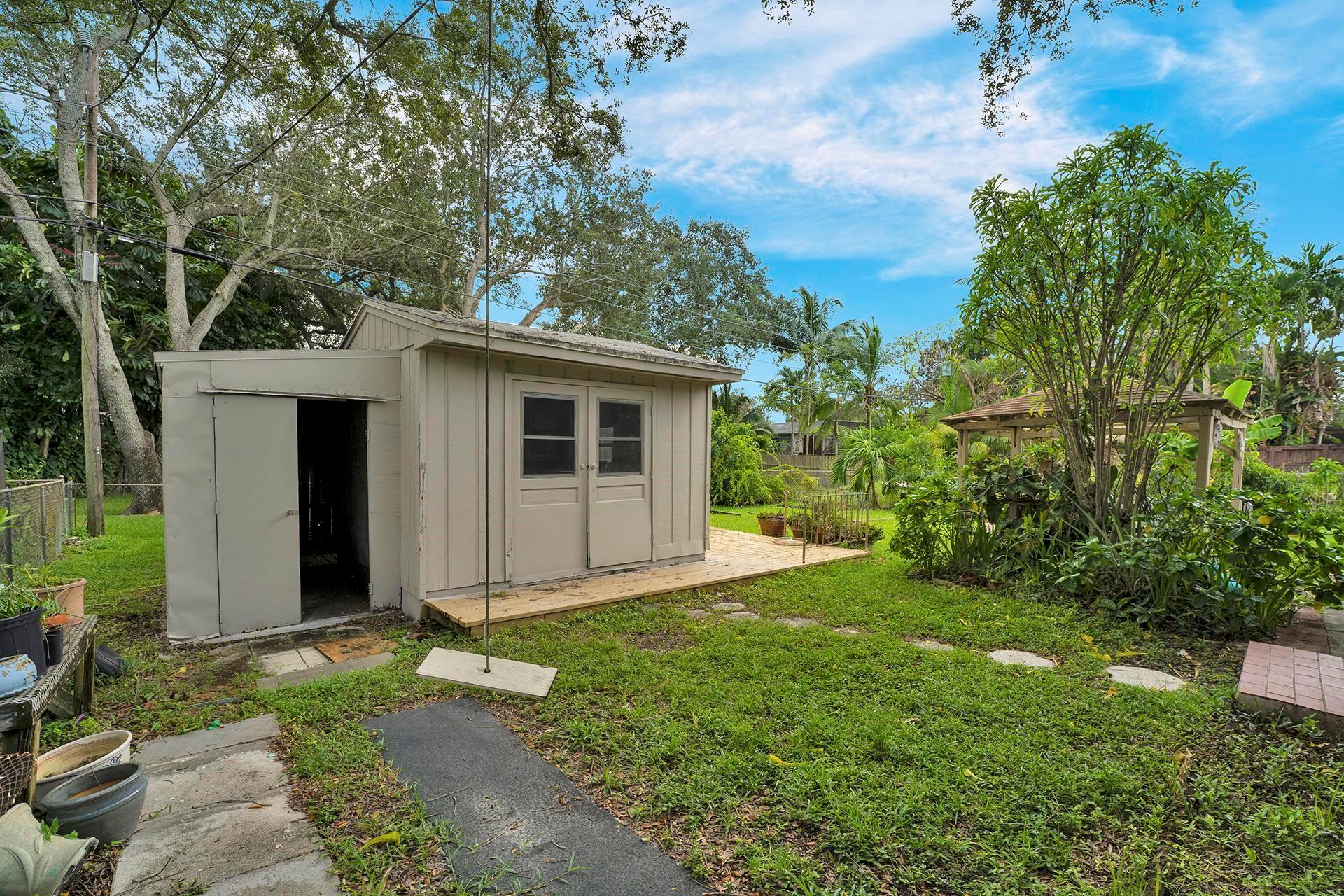 Rose Manor 42-16 B - Residential