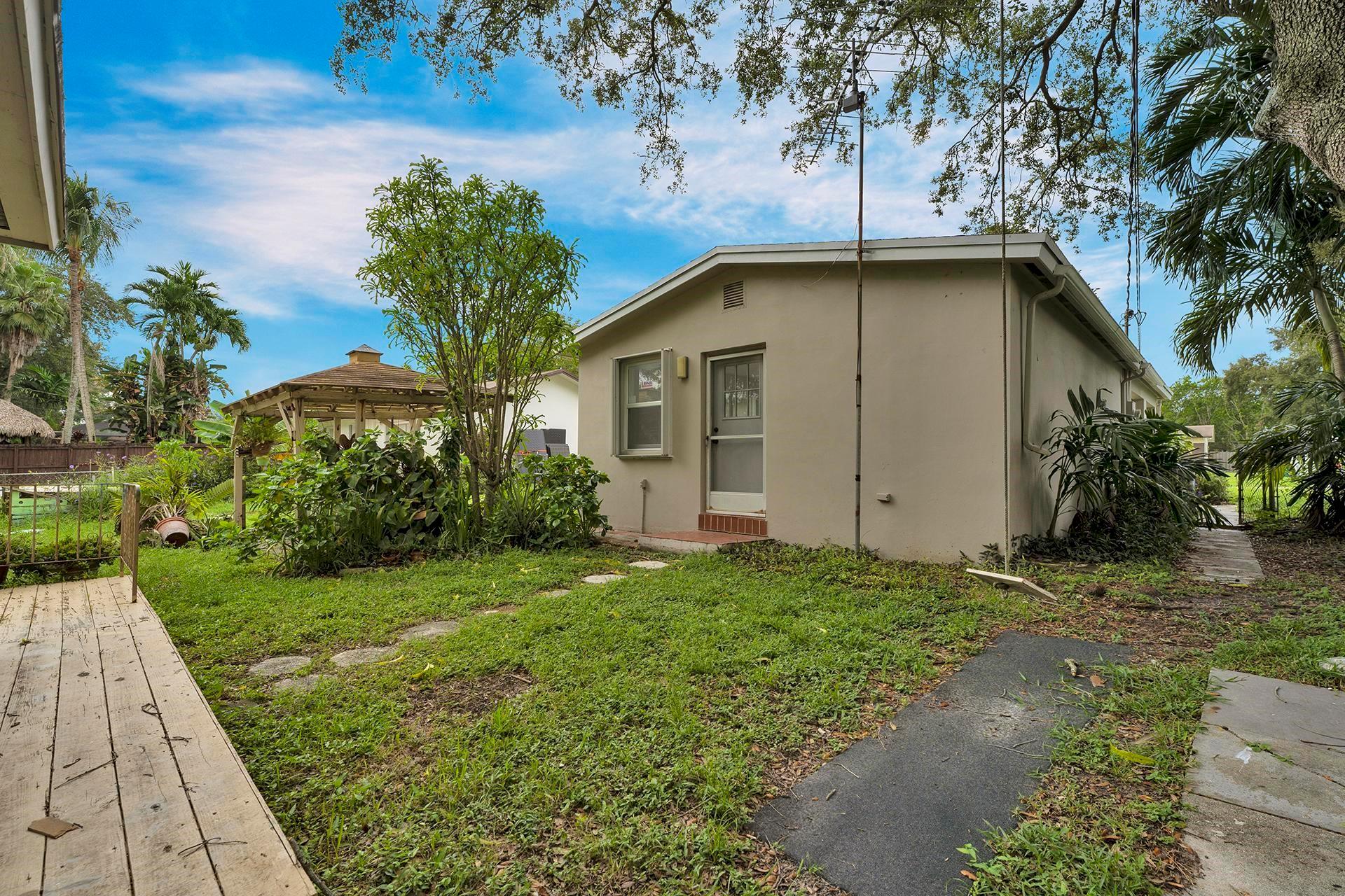 Rose Manor 42-16 B - Residential