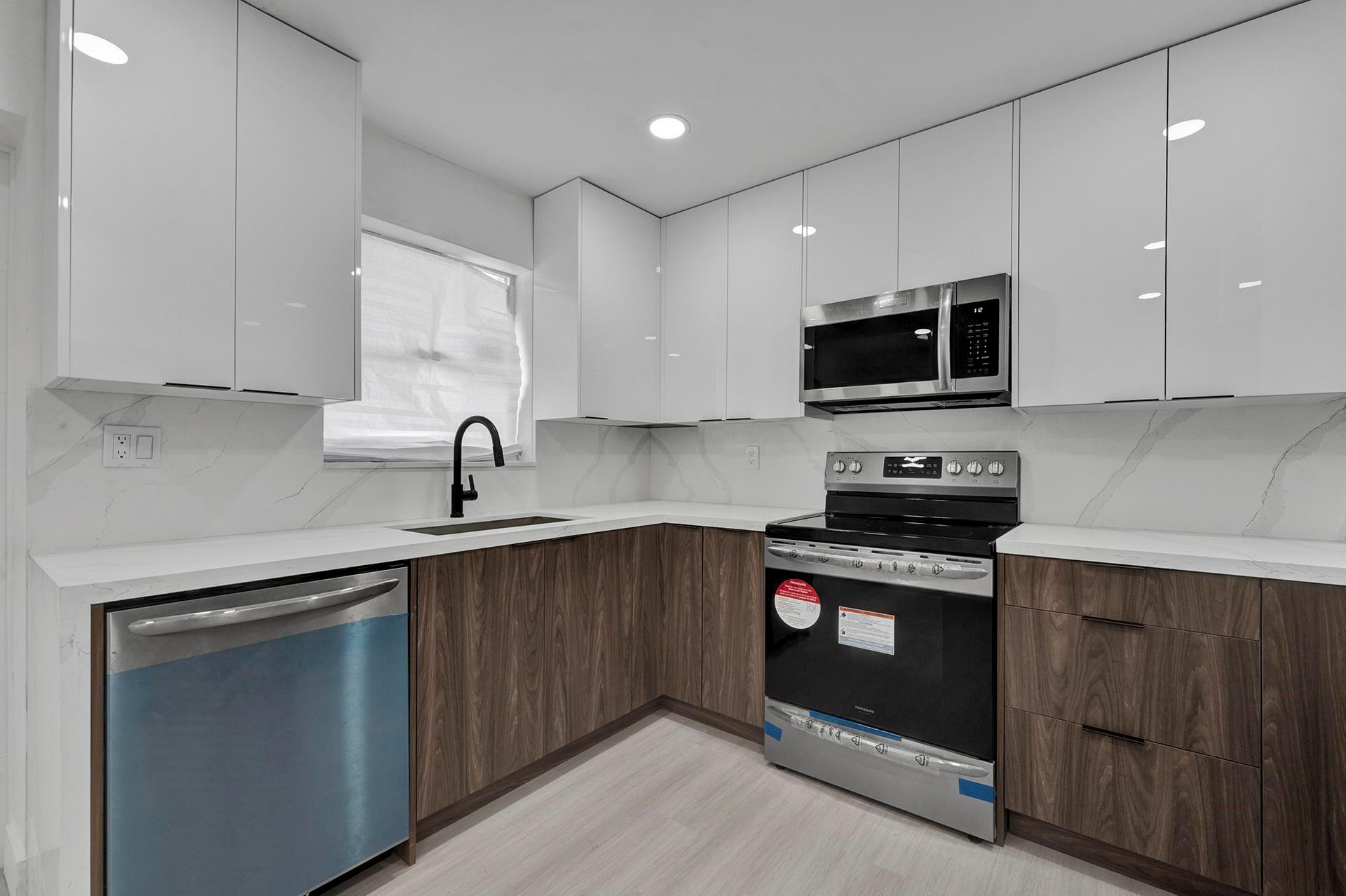 Rose Manor 42-16 B - Residential