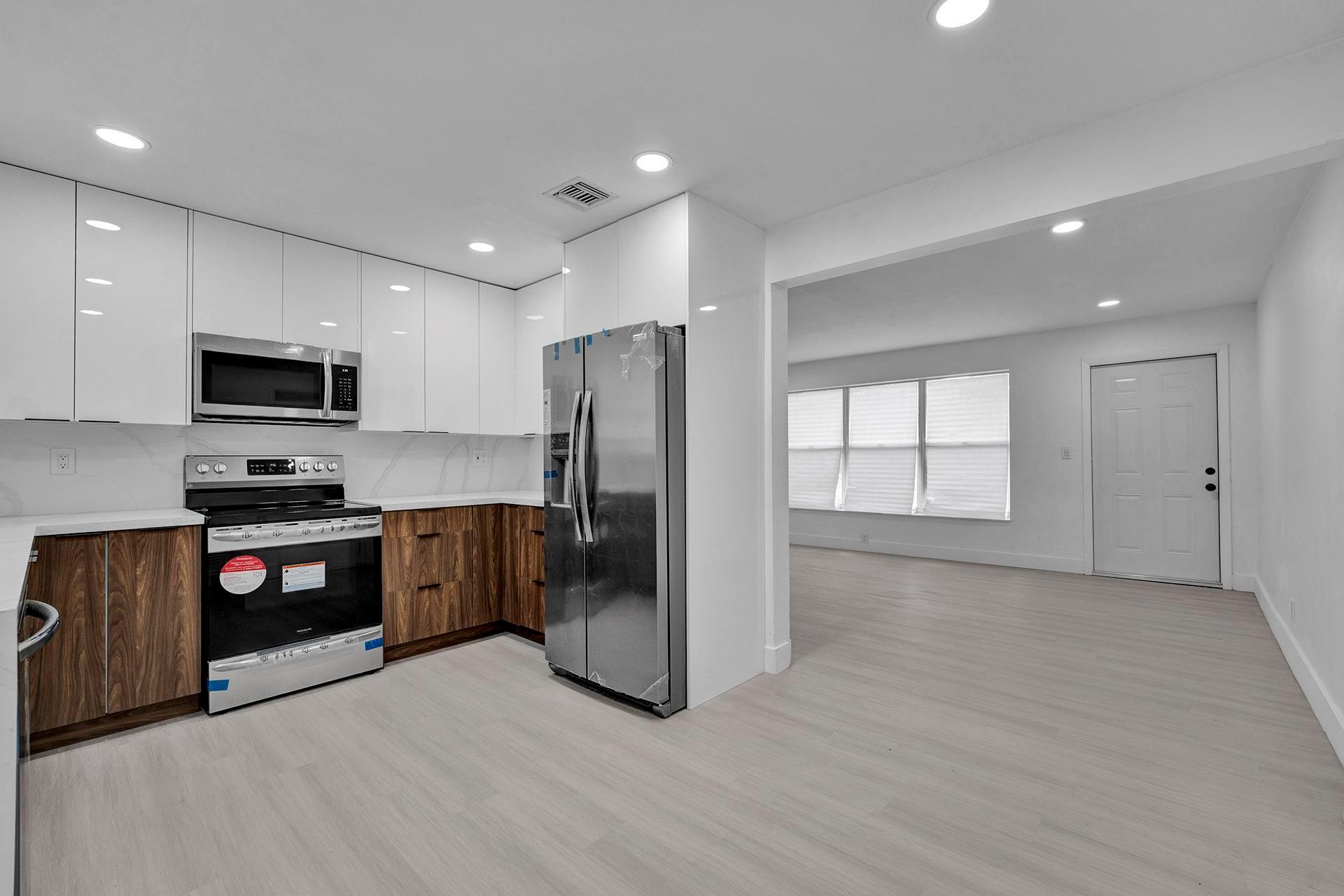 Rose Manor 42-16 B - Residential