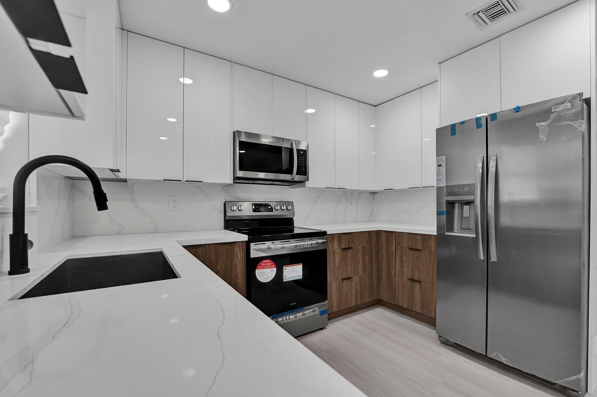 Rose Manor 42-16 B - Residential