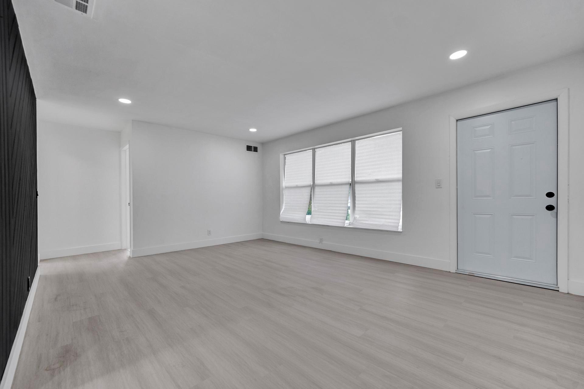 Rose Manor 42-16 B - Residential