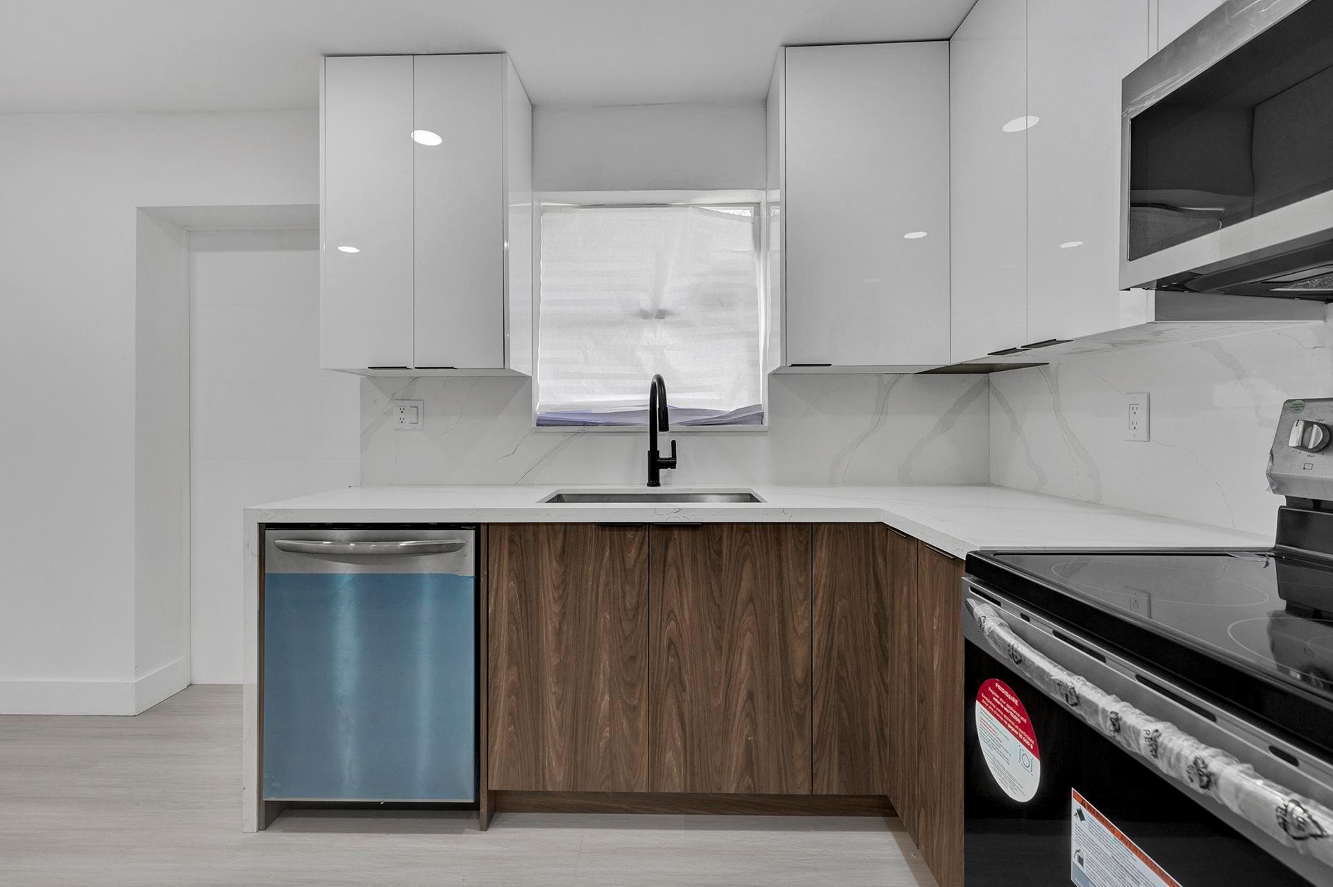 Rose Manor 42-16 B - Residential