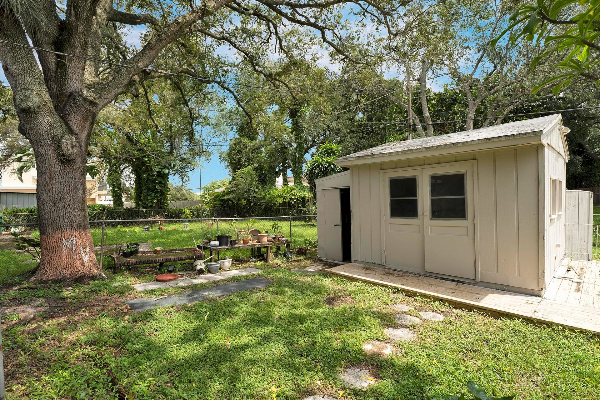 Rose Manor 42-16 B - Residential