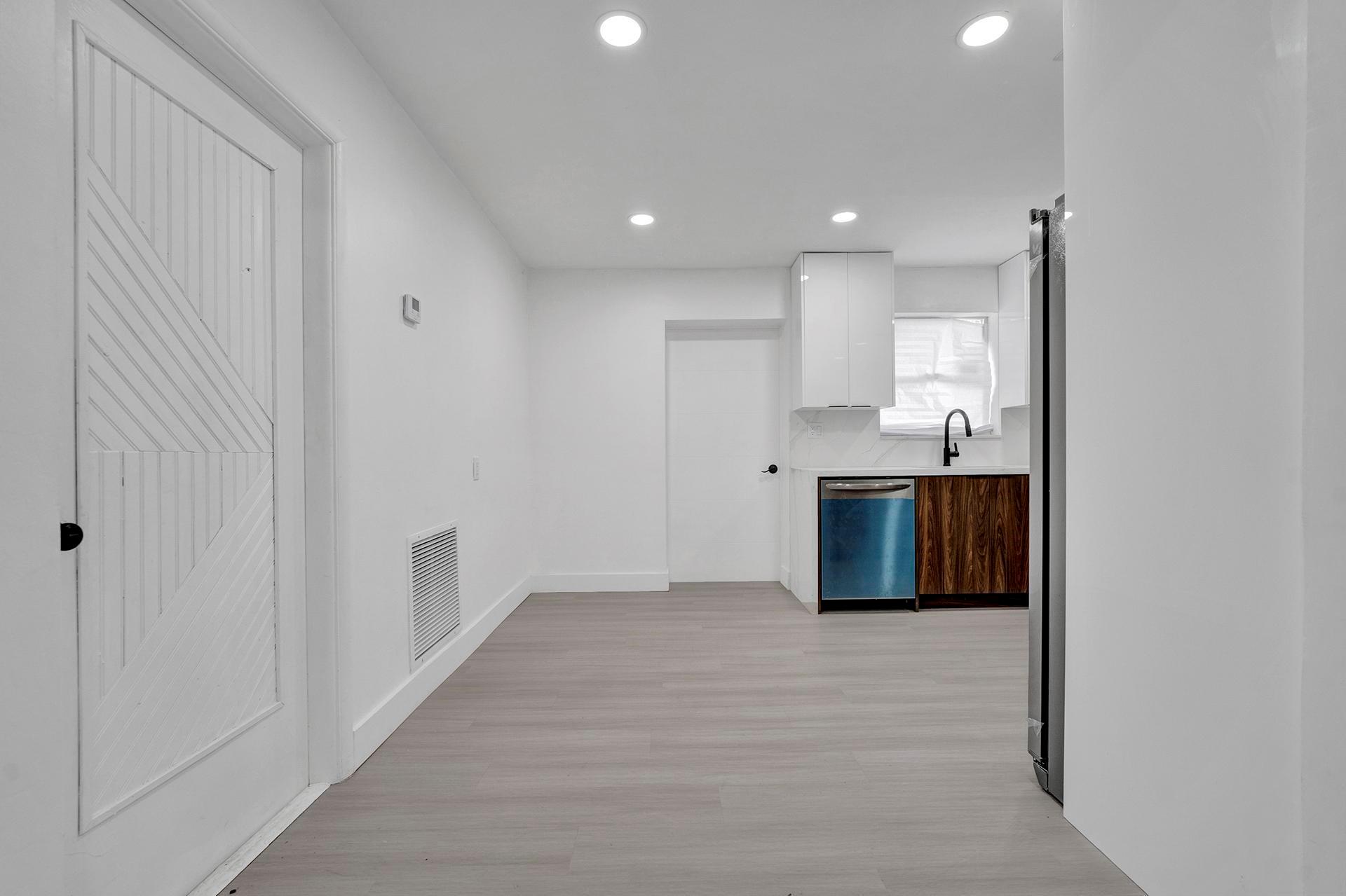 Rose Manor 42-16 B - Residential