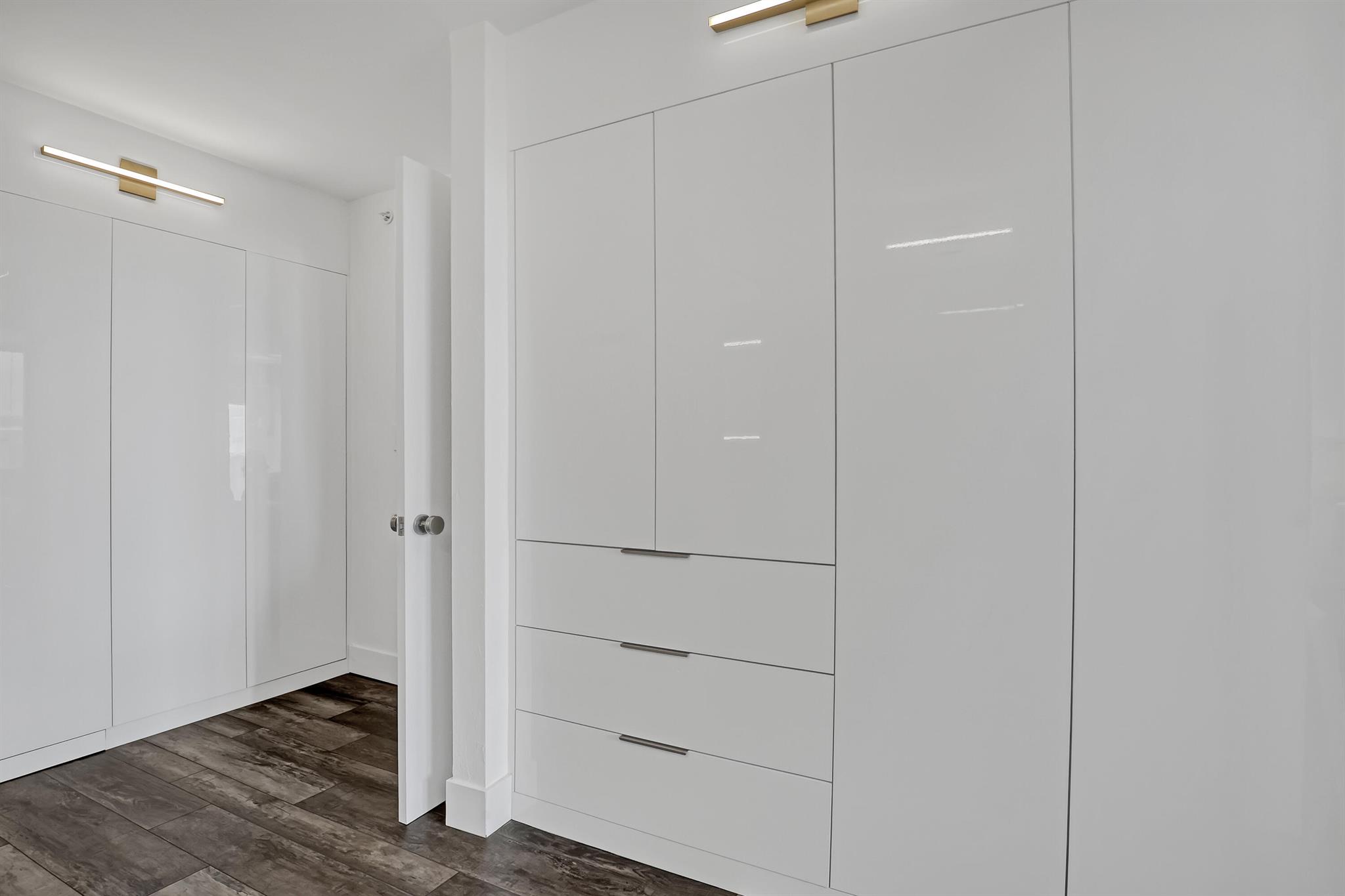 AMBASSADORS V SOUTH CONDO - Residential Lease