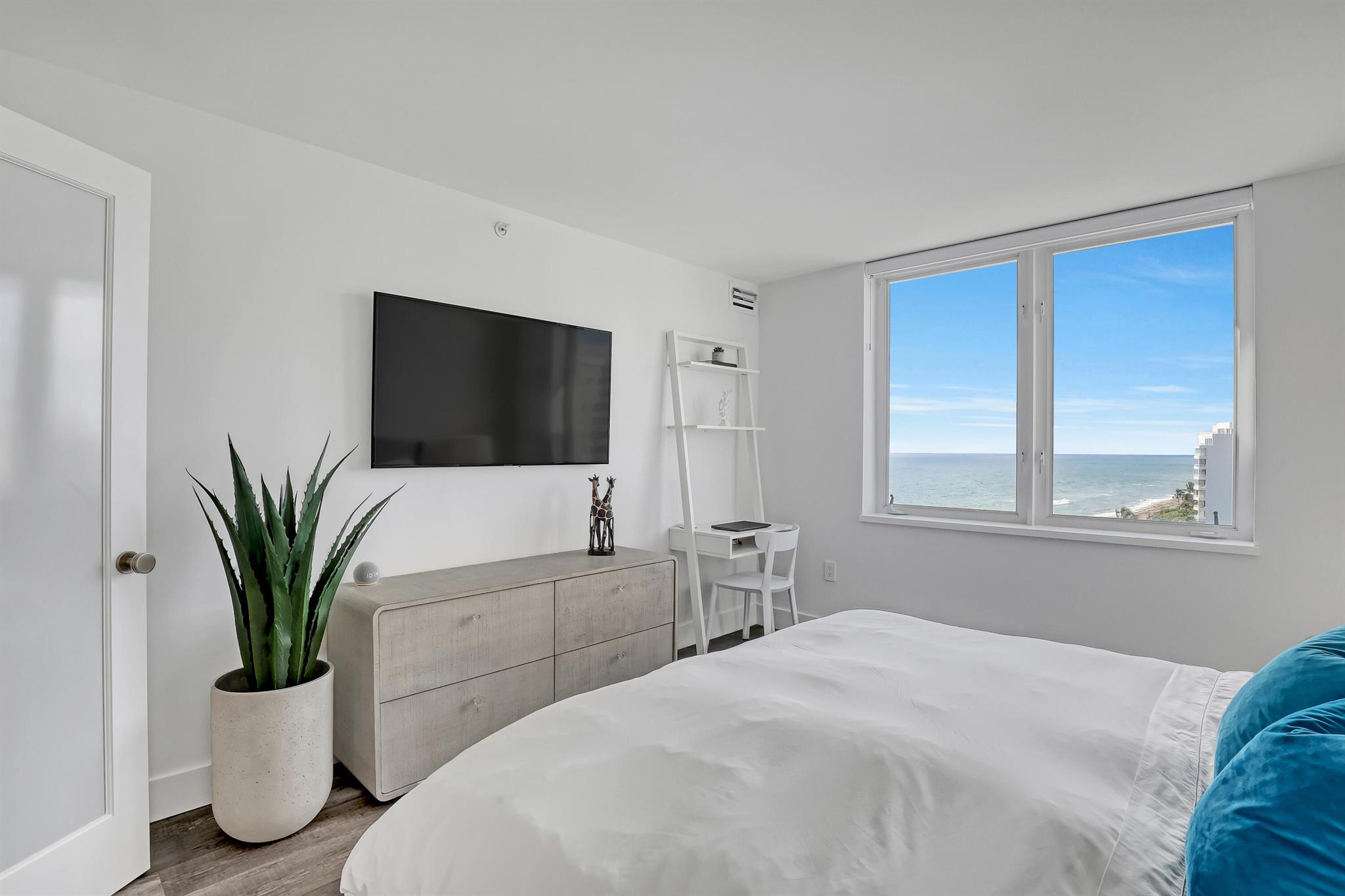 AMBASSADORS V SOUTH CONDO - Residential Lease
