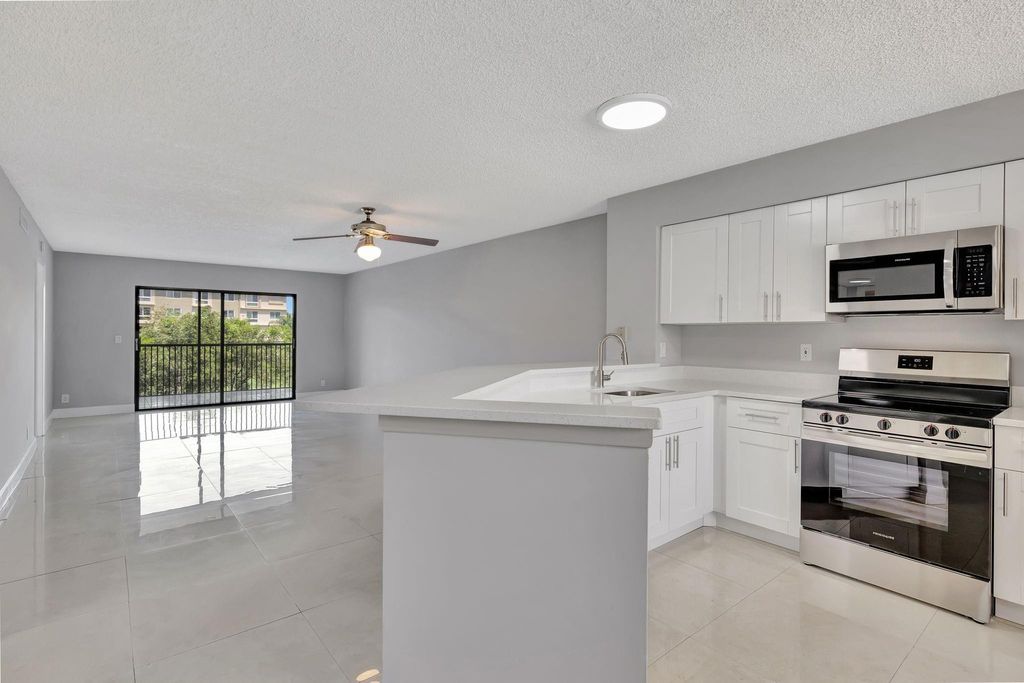 Photo of 2213 Cypress Island Drive #303, Pompano Beach, FL 33069 (MLS # F10455795)
