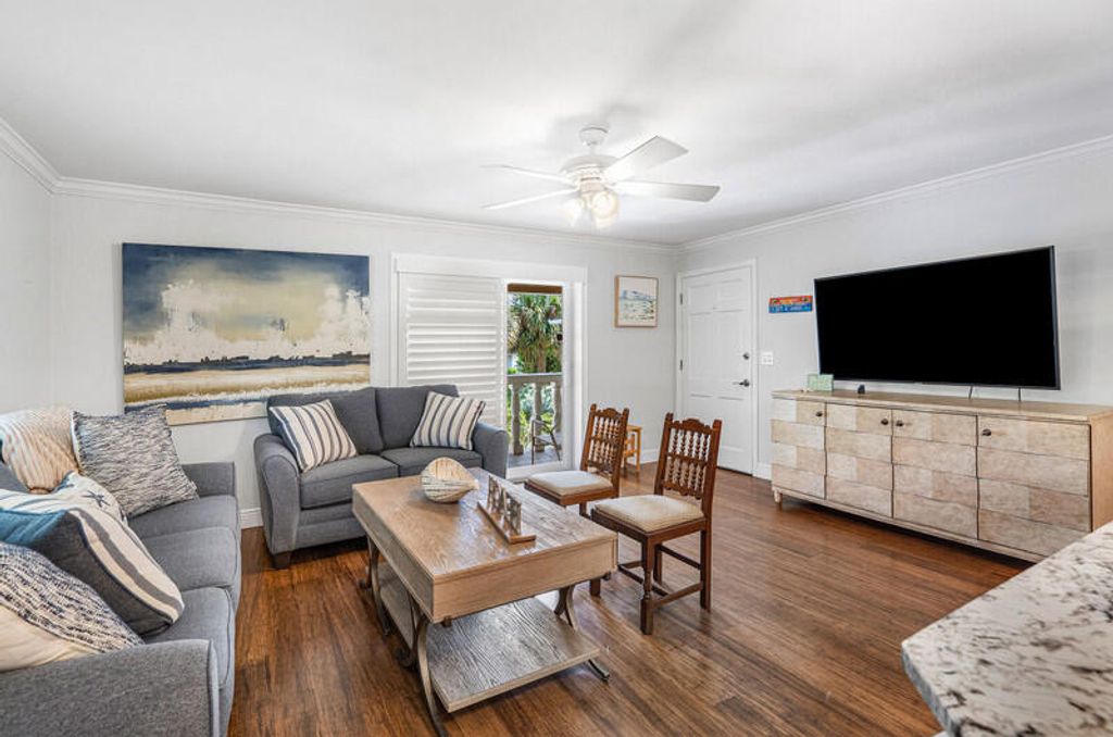 Photo of 1029 Langer Way #5, Delray Beach, FL 33483 (MLS # R11075010)