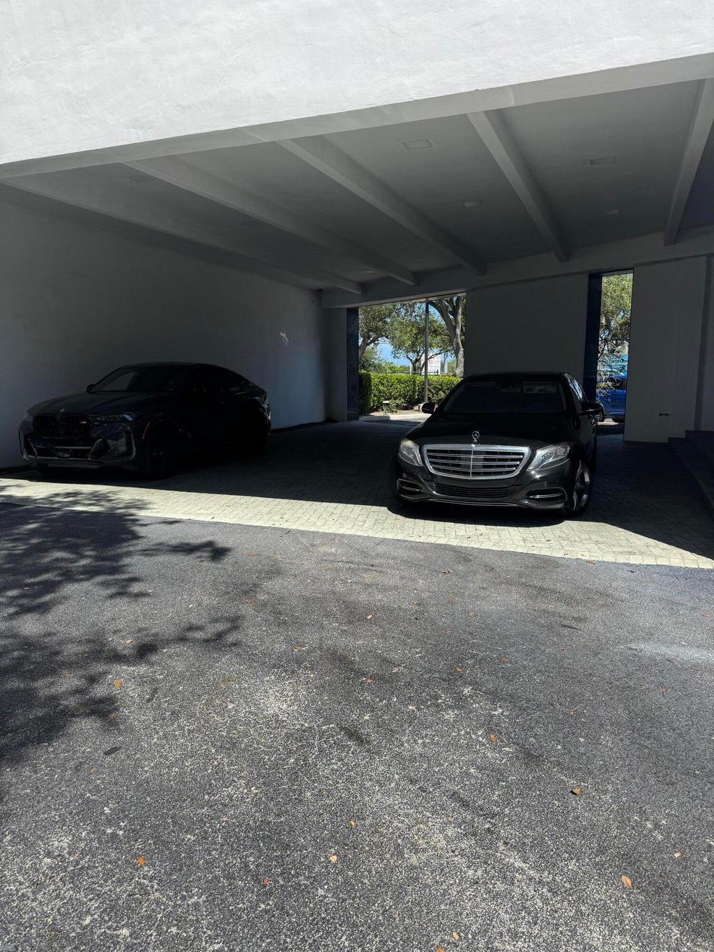 Photo of 3500 N 28TH Terrace, Hollywood, FL (MLS # B26074655)