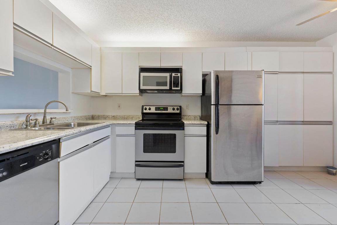 SAN DE VANCE GOLF & TENNIS CLUB CONDO - Residential Lease