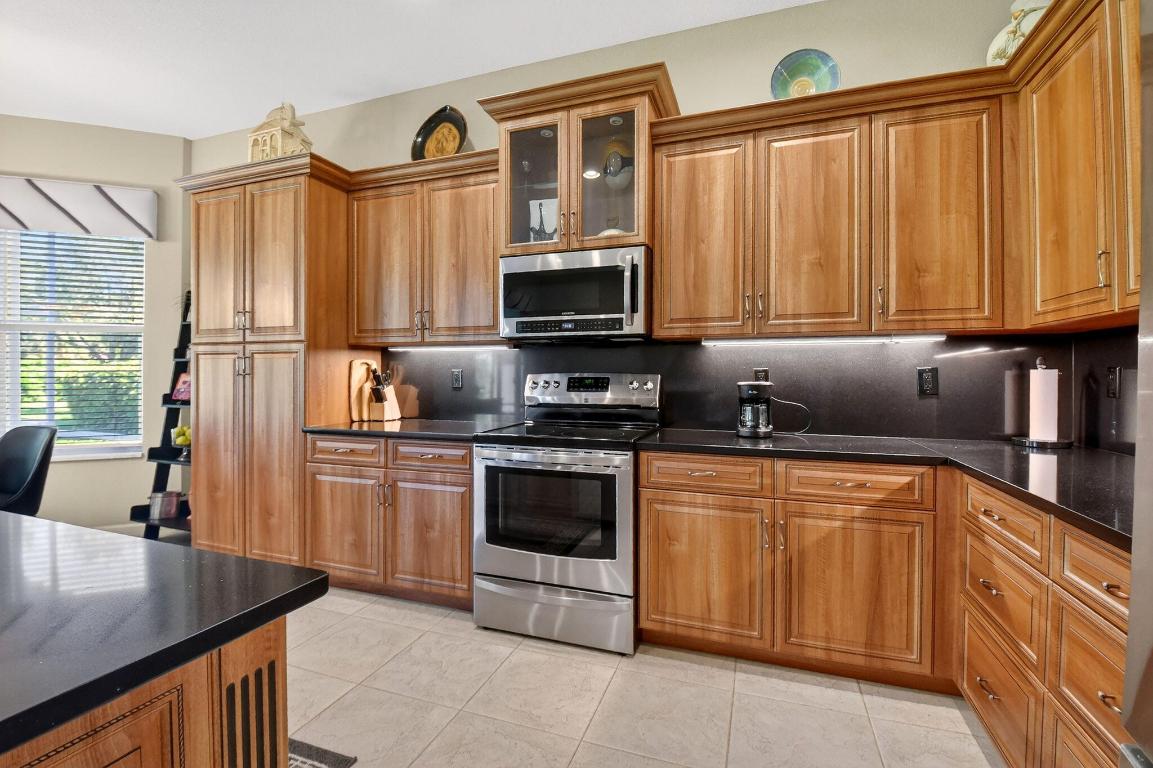 VALENCIA LAKES 3 - Residential