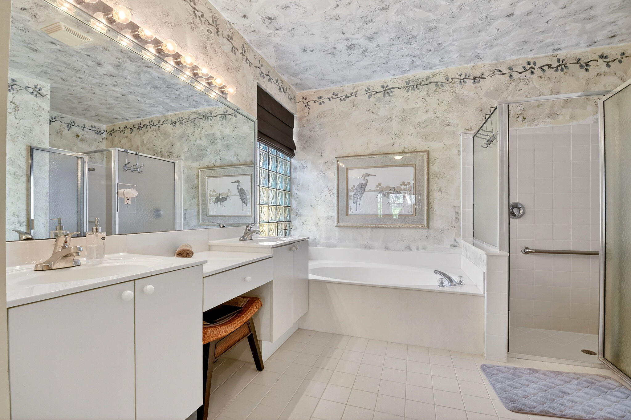 VALENCIA LAKES 3 - Residential