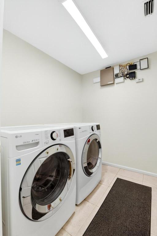 VALENCIA LAKES 3 - Residential