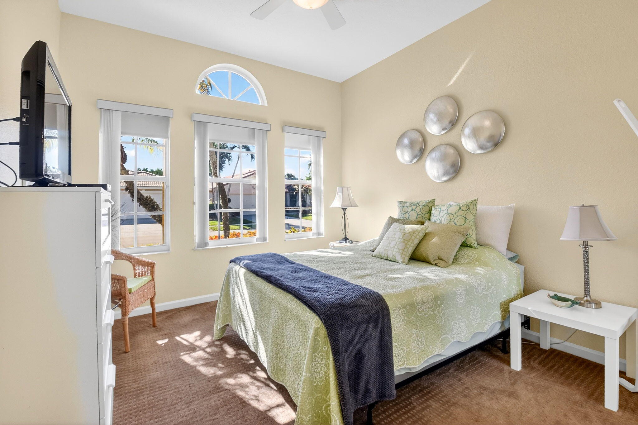 VALENCIA LAKES 3 - Residential