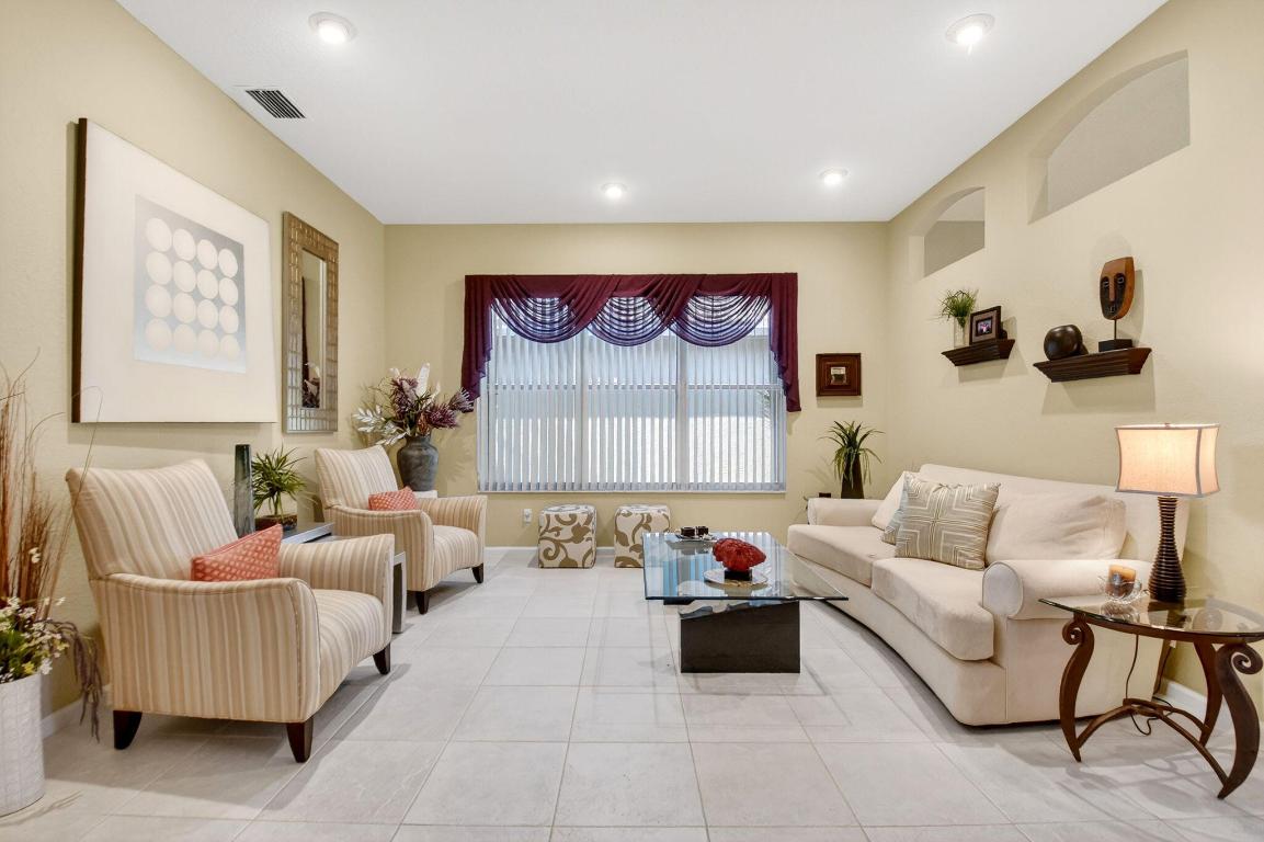 VALENCIA LAKES 3 - Residential