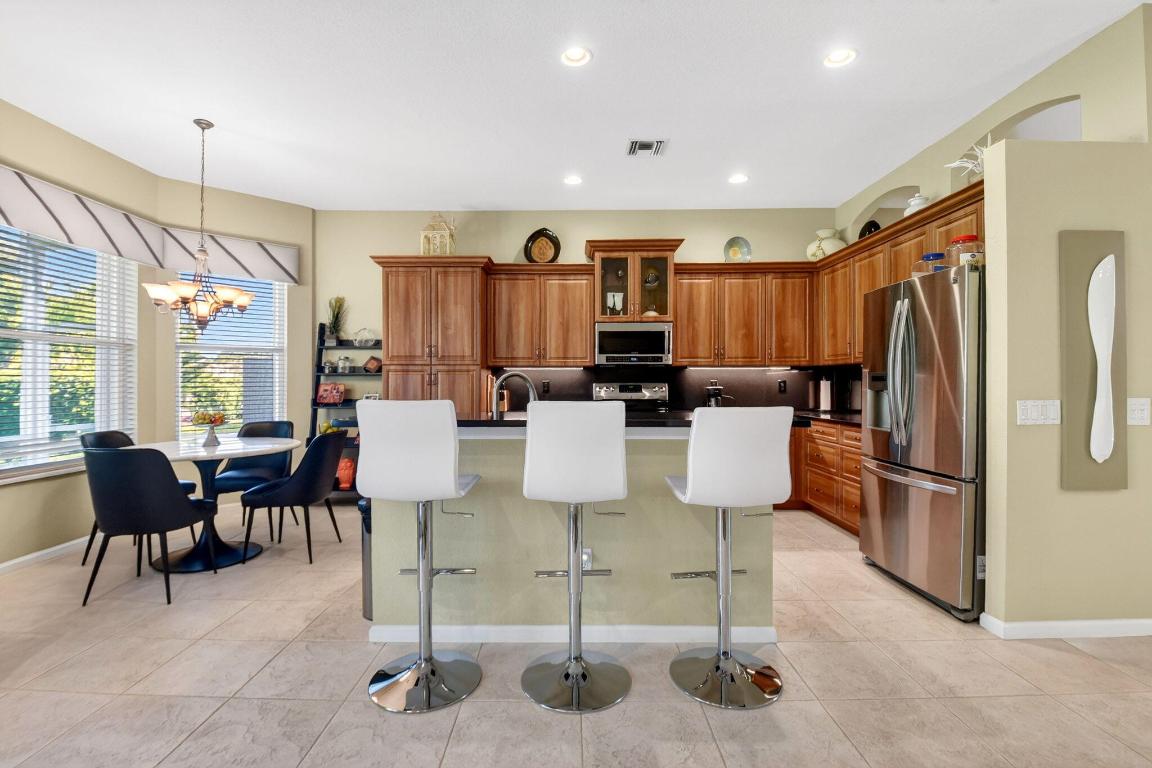 VALENCIA LAKES 3 - Residential