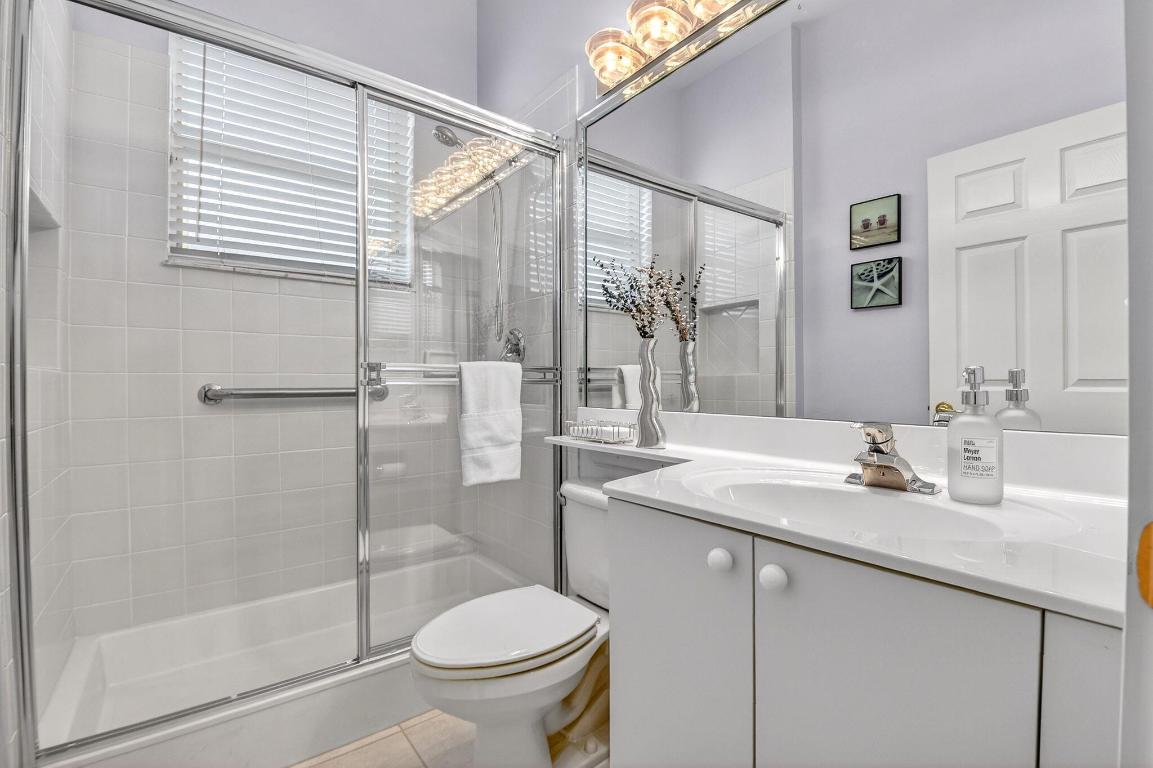 VALENCIA LAKES 3 - Residential