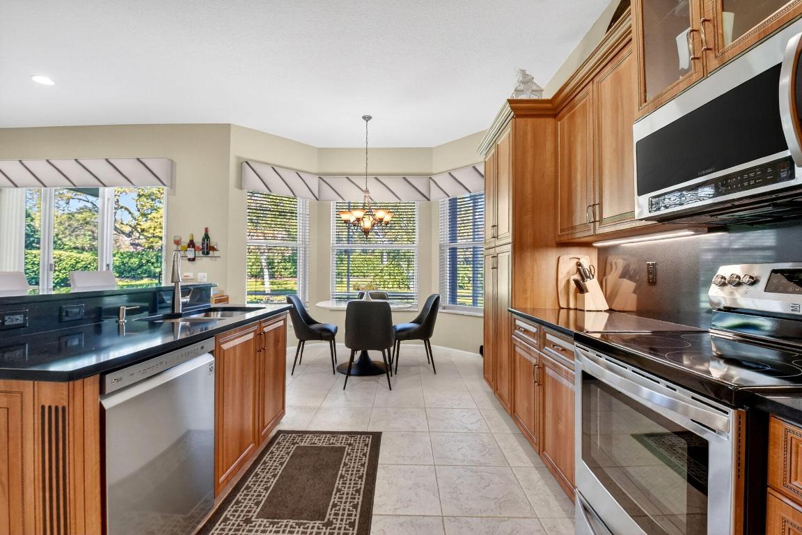 VALENCIA LAKES 3 - Residential