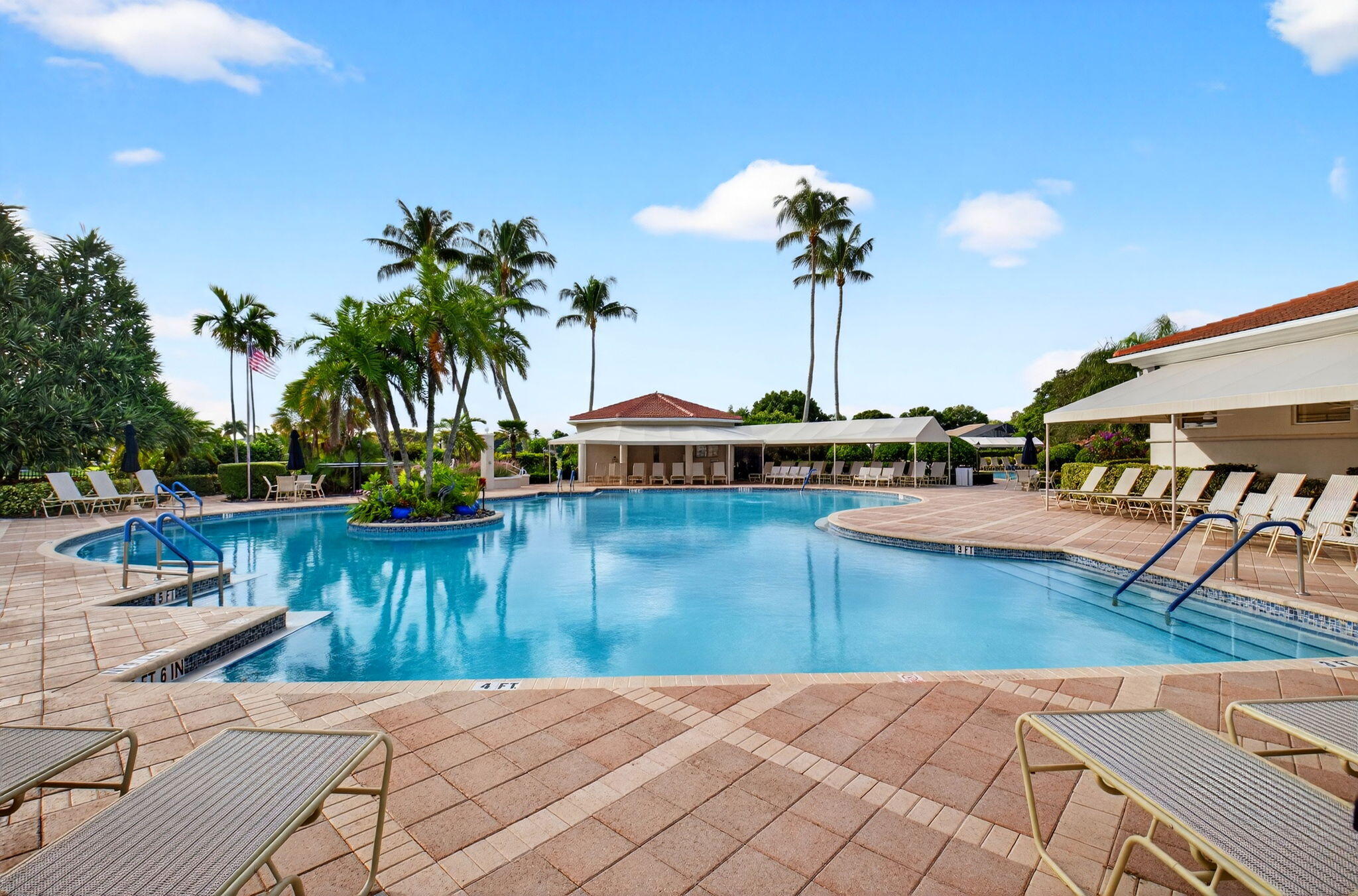 VALENCIA LAKES 3 - Residential