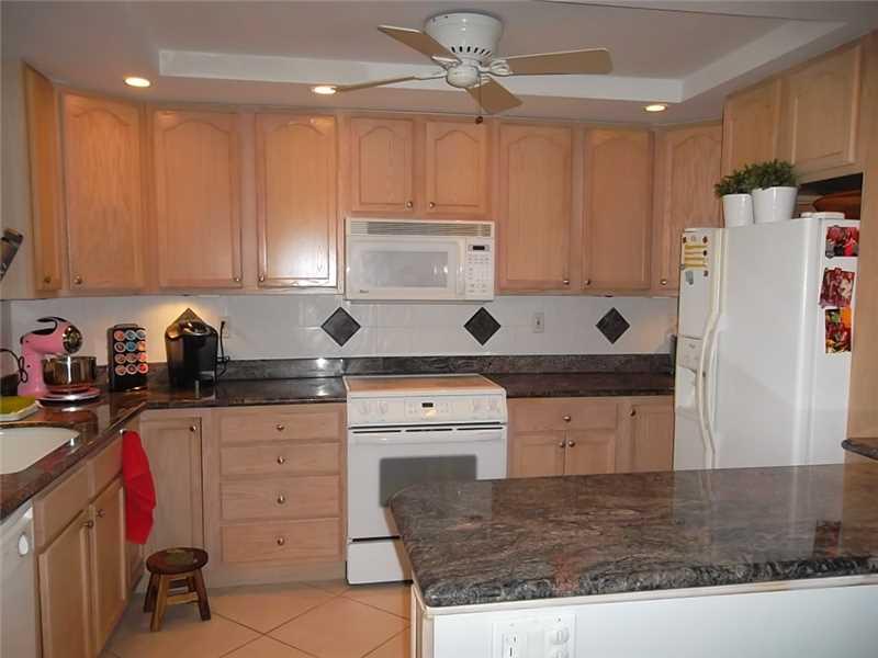 PARLIAMENT HOUSE CONDO - Residential Lease