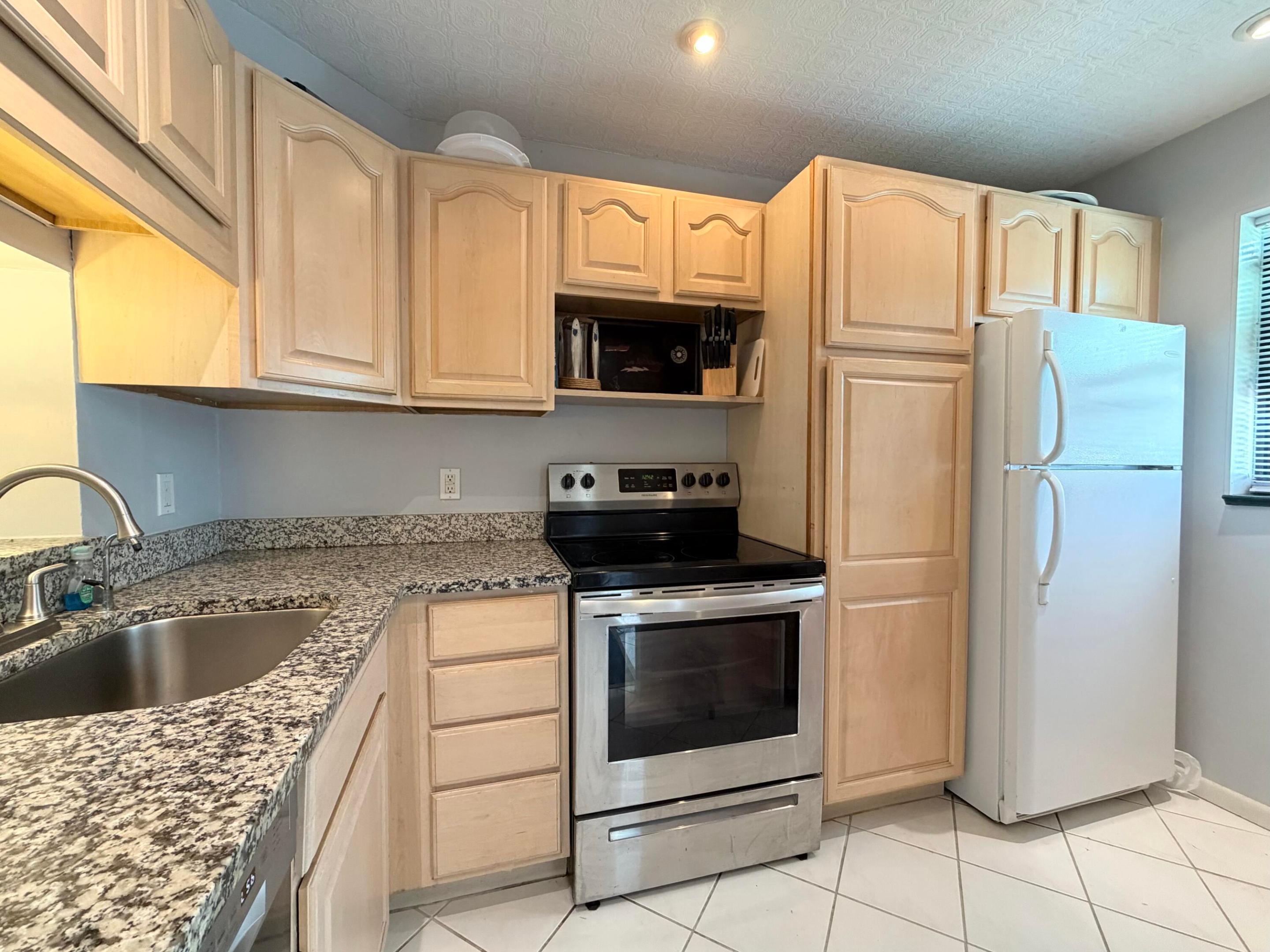 OCEAN HARBOUR VILLAS CONDOMINIUM - Residential Lease