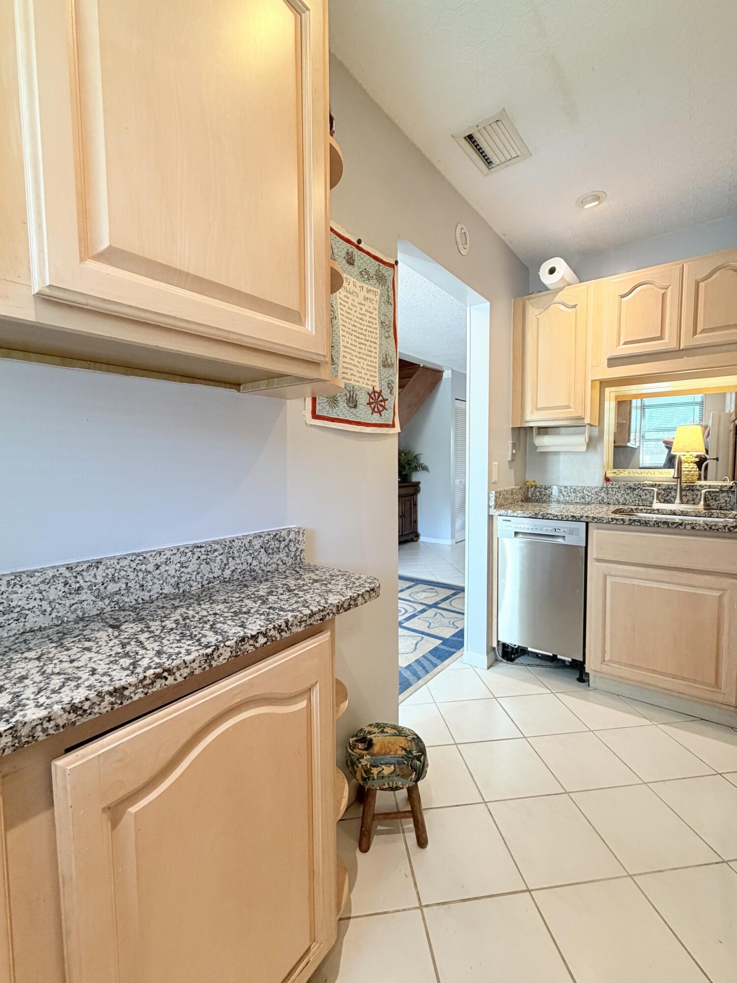OCEAN HARBOUR VILLAS CONDOMINIUM - Residential Lease