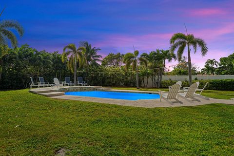 A home in Lauderdale By The Sea