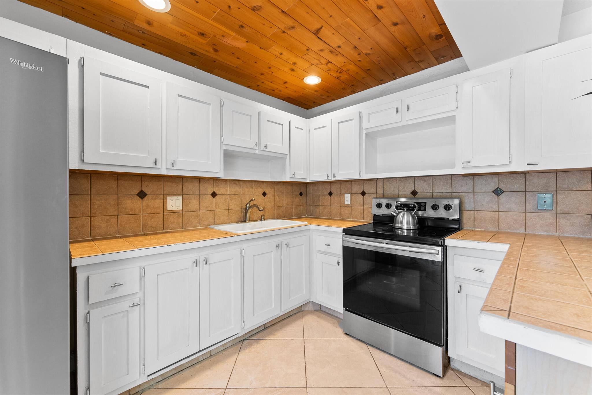 1010 NE 8th Avenue 8b