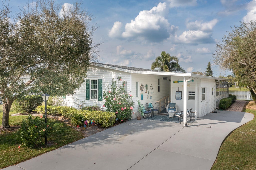 Photo of 3180 Columbrina Circle, Port Saint Lucie, FL 34952 (MLS # R11064185)
