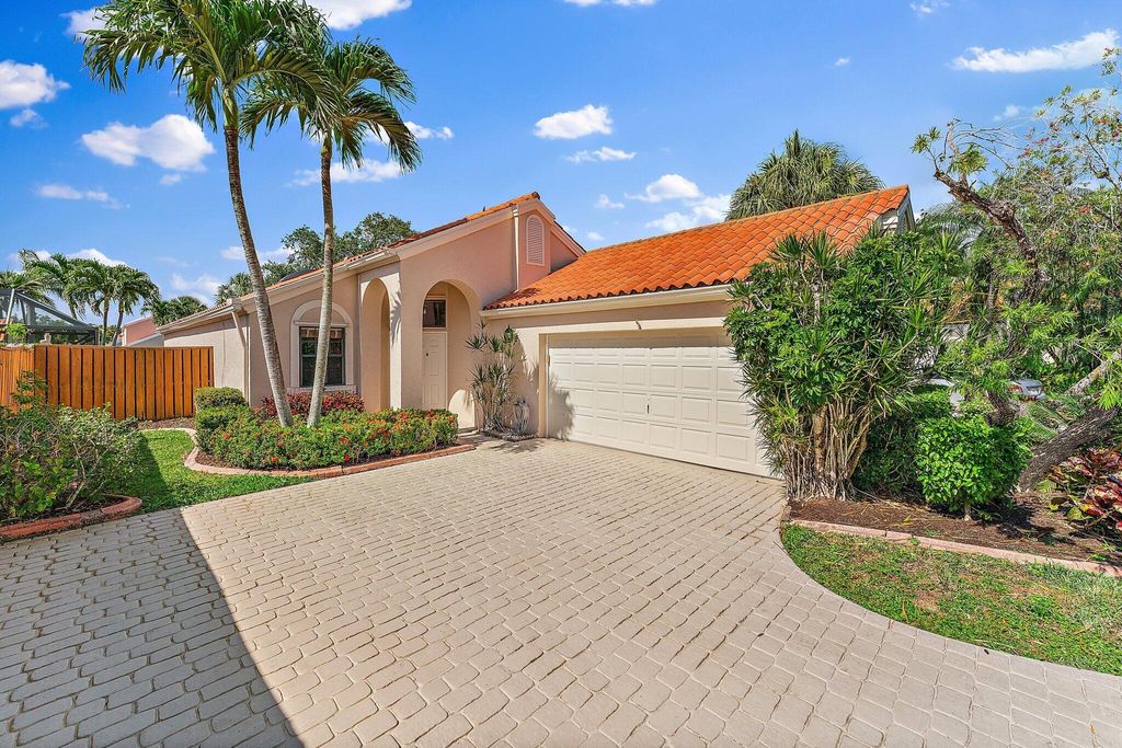 Photo of 13175 La Lique Court, Palm Beach Gardens, FL 33410 (MLS # R10986151)