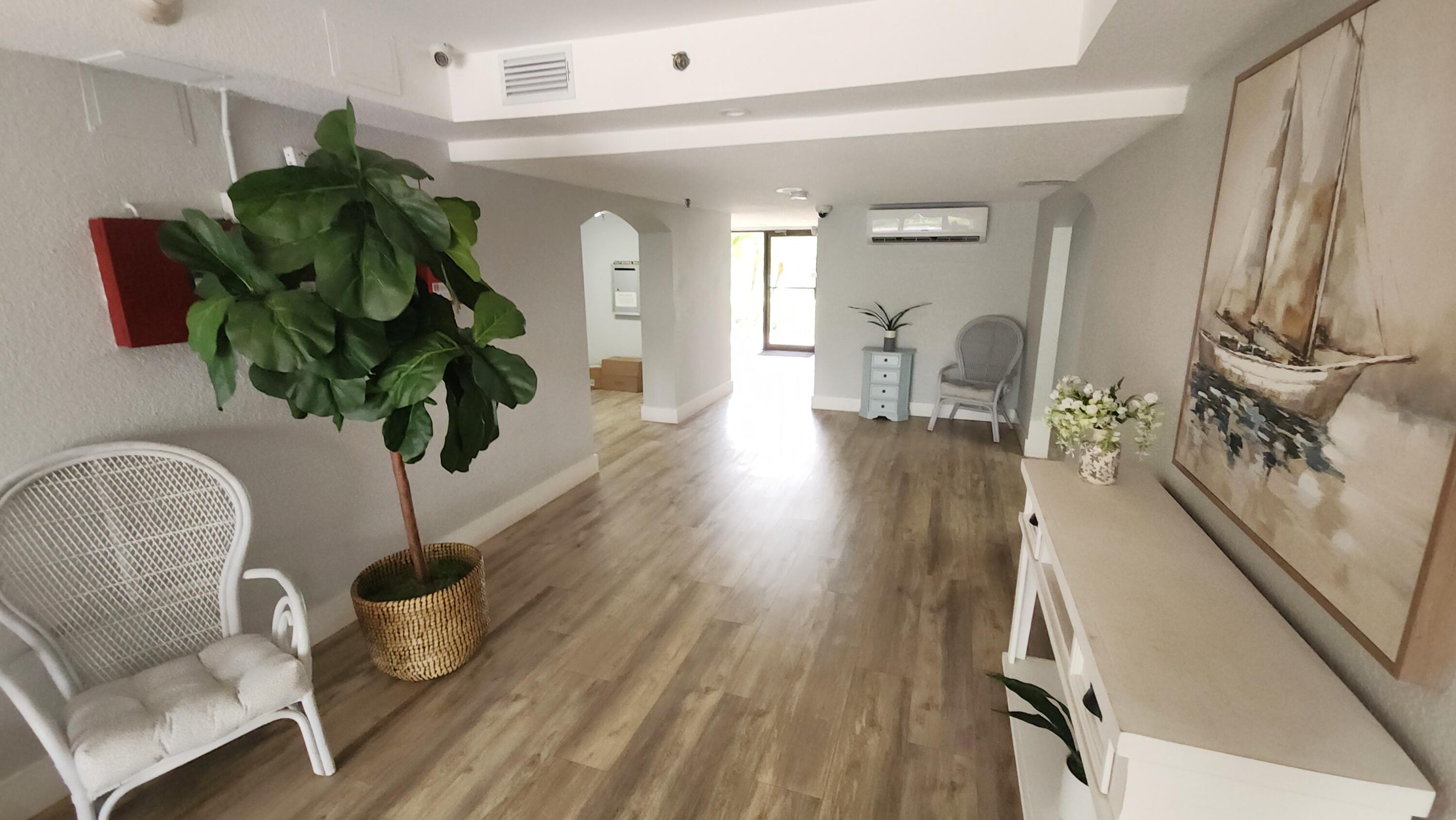 2455 Lindell Boulevard 3109