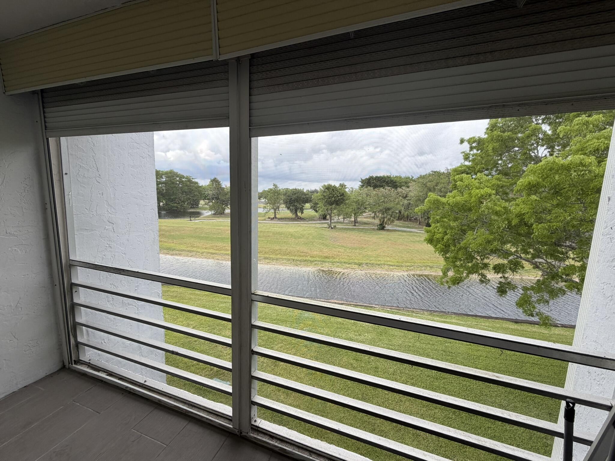 FAIRWAYS OF TAMARAC CONDOMINIUM - Residential