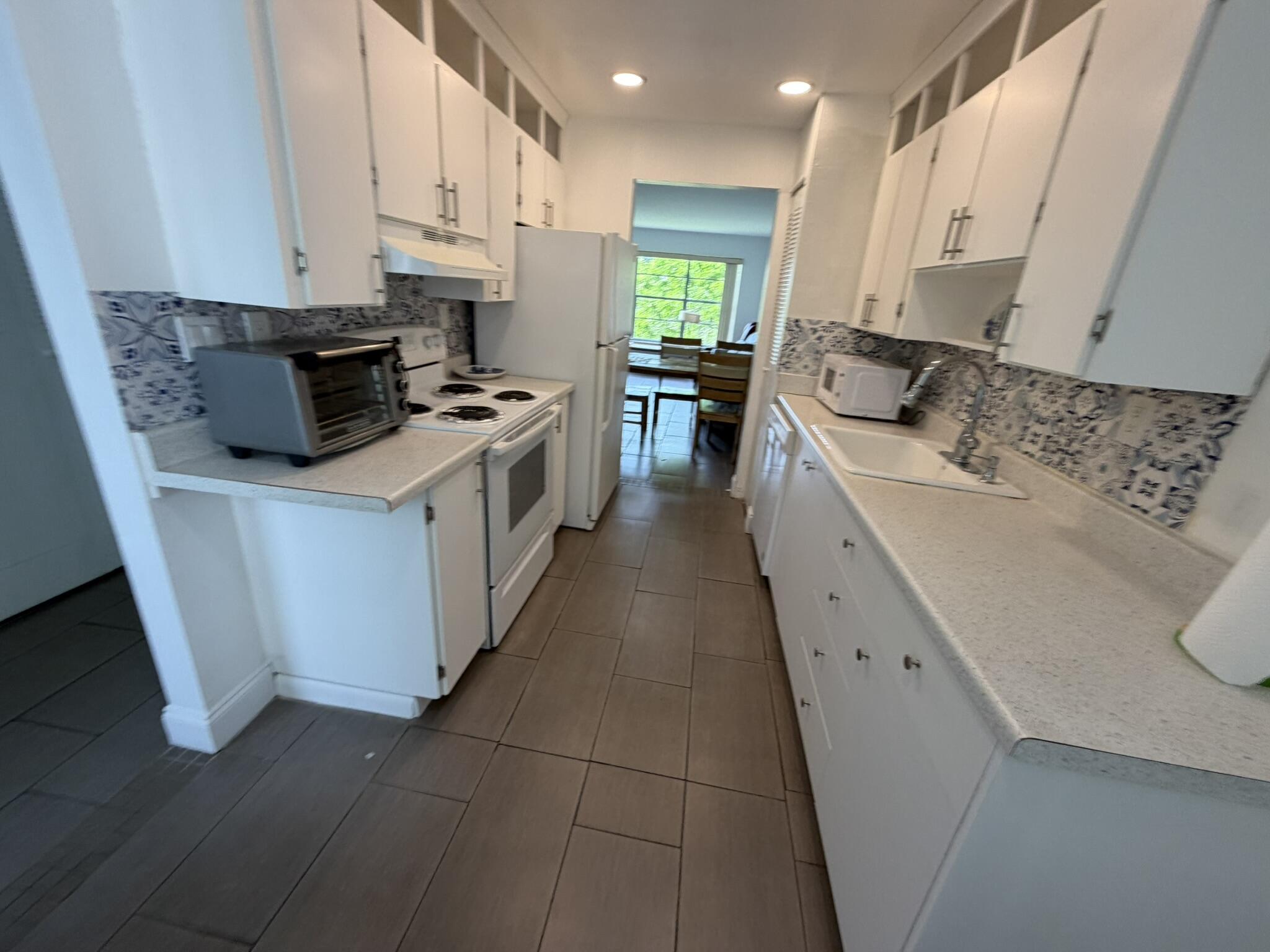 FAIRWAYS OF TAMARAC CONDOMINIUM - Residential