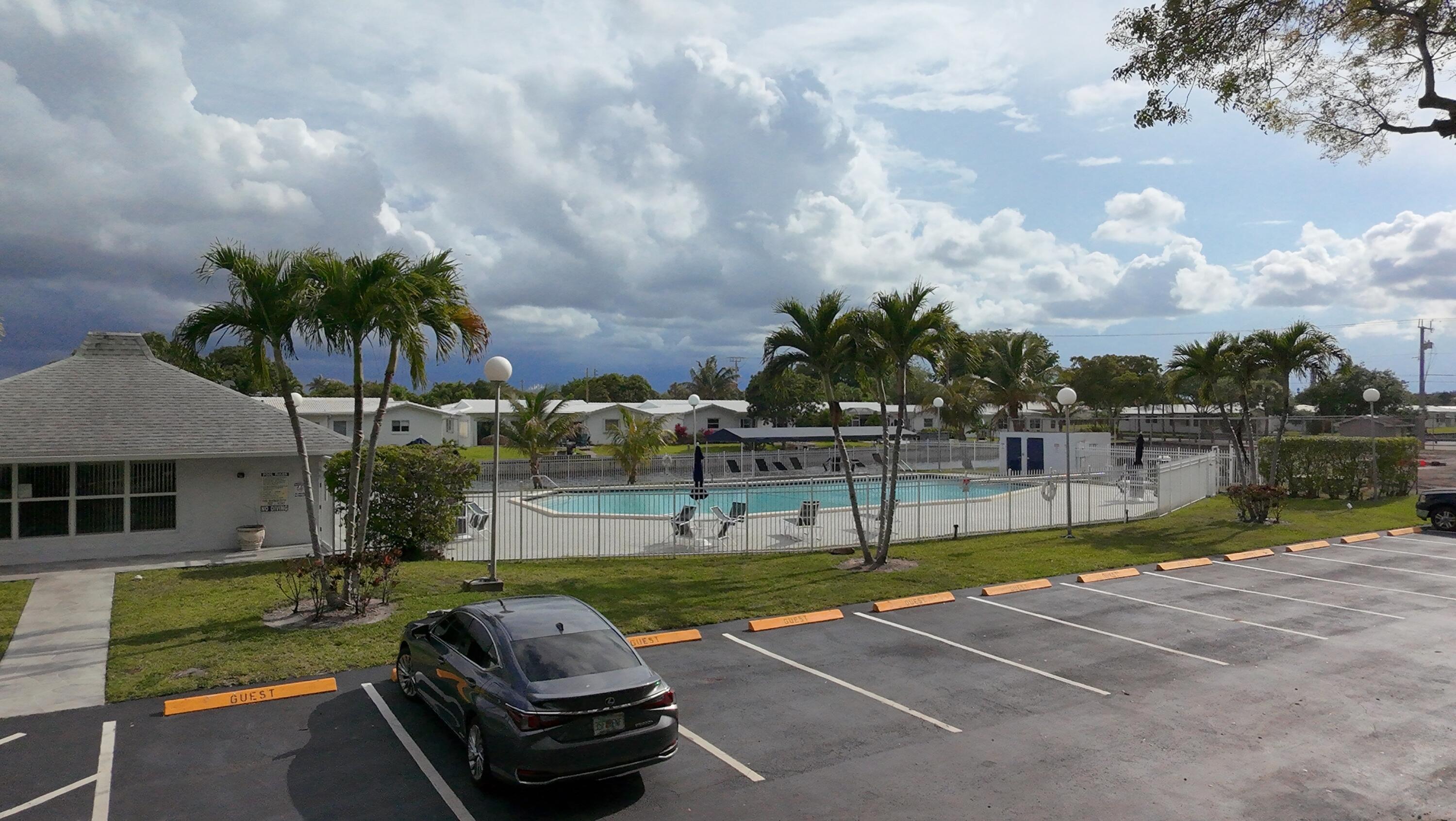 FAIRWAYS OF TAMARAC CONDOMINIUM - Residential