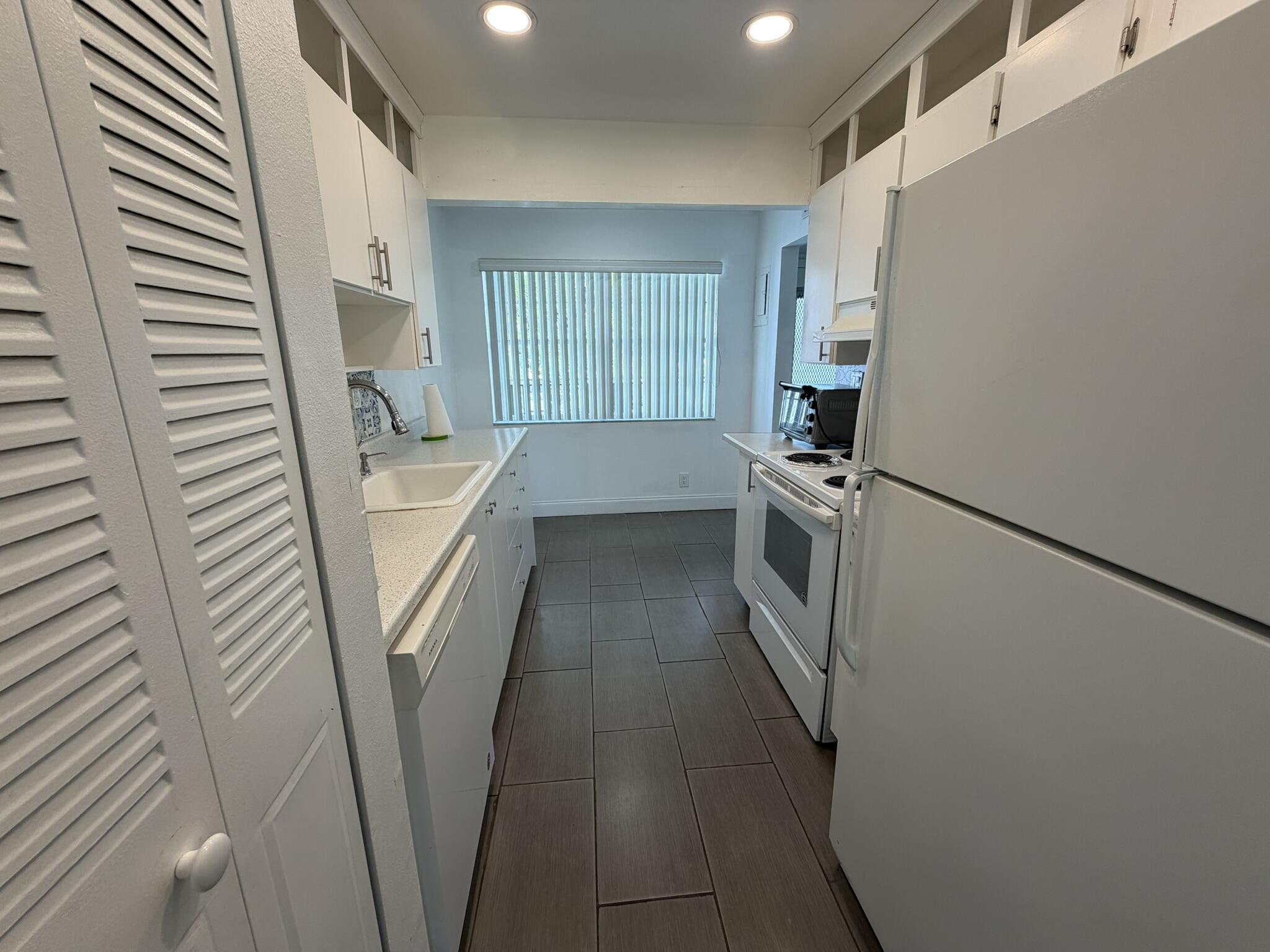 FAIRWAYS OF TAMARAC CONDOMINIUM - Residential