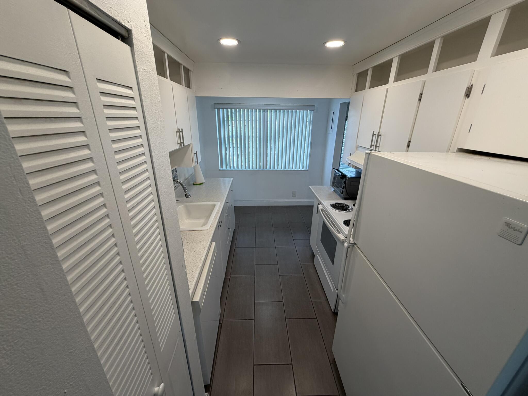 FAIRWAYS OF TAMARAC CONDOMINIUM - Residential