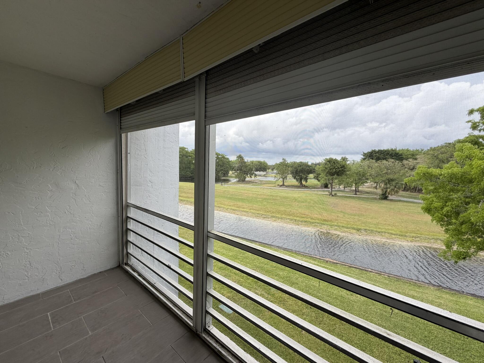 FAIRWAYS OF TAMARAC CONDOMINIUM - Residential