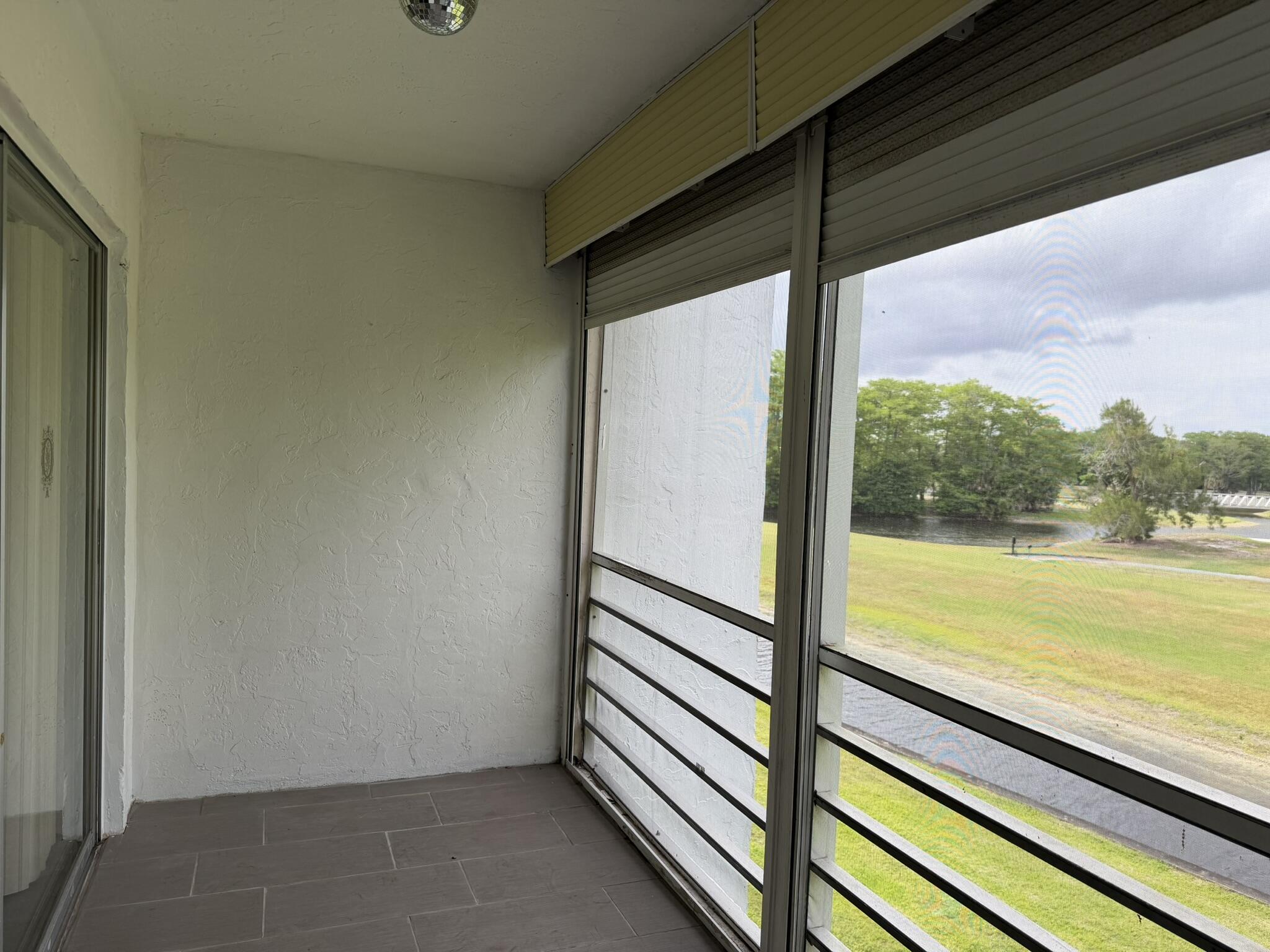 FAIRWAYS OF TAMARAC CONDOMINIUM - Residential