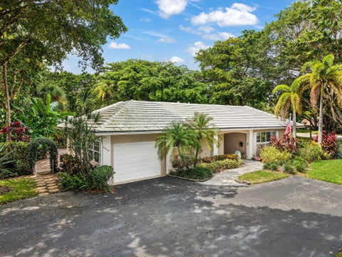 Tiny photo for 3745 OAKS CLUBHOUSE Drive #V-8, Pompano Beach, FL 33069 (MLS # B26087344)