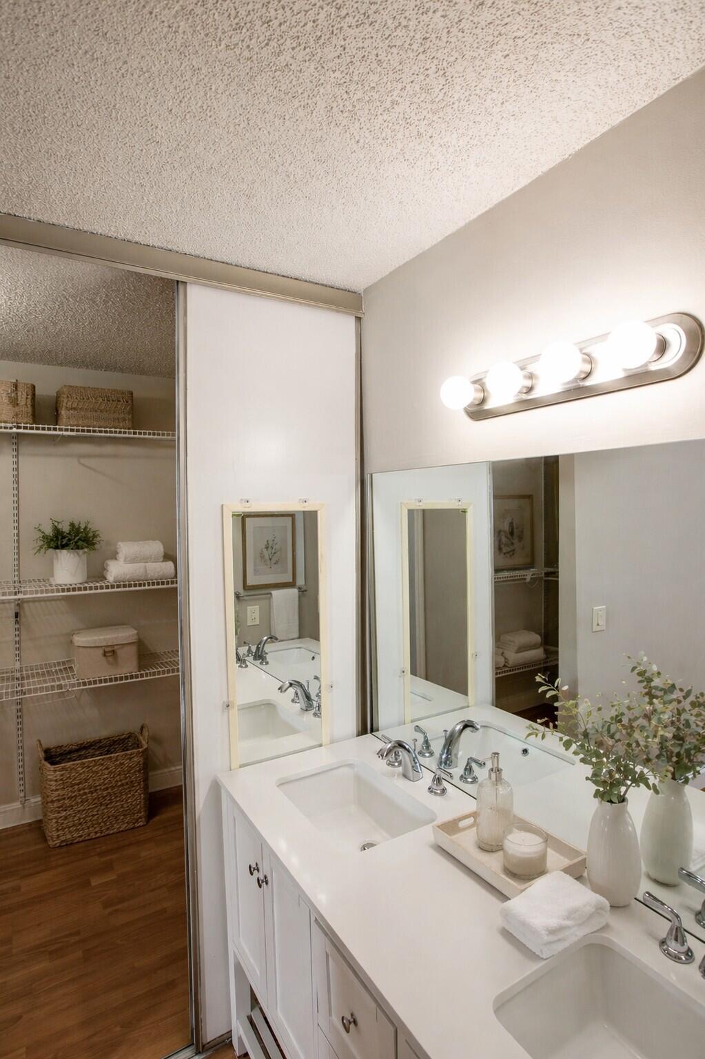 APPLEWOOD VILLAGE II-C CONDO - Residential Lease