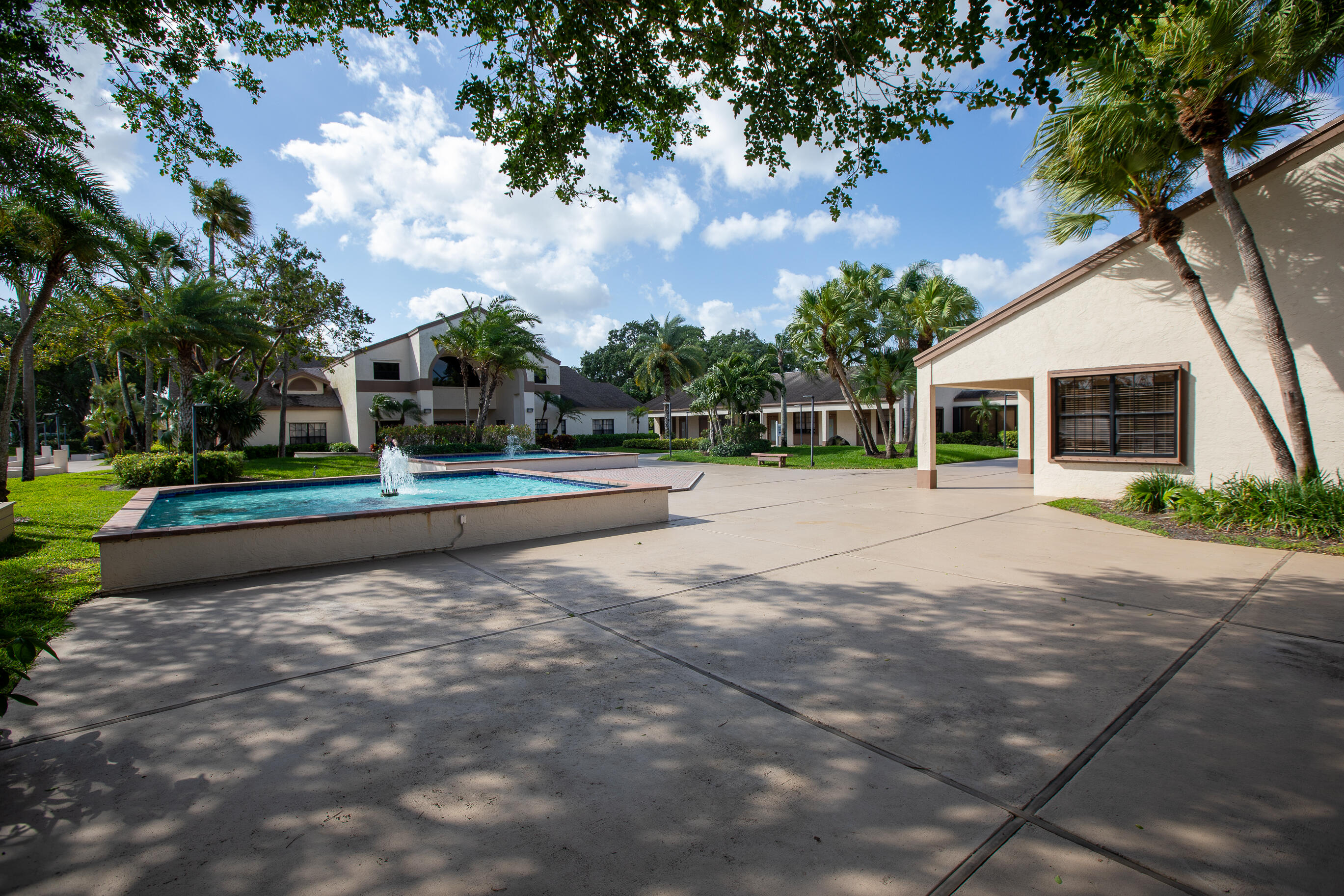 APPLEWOOD VILLAGE II-C CONDO - Residential Lease