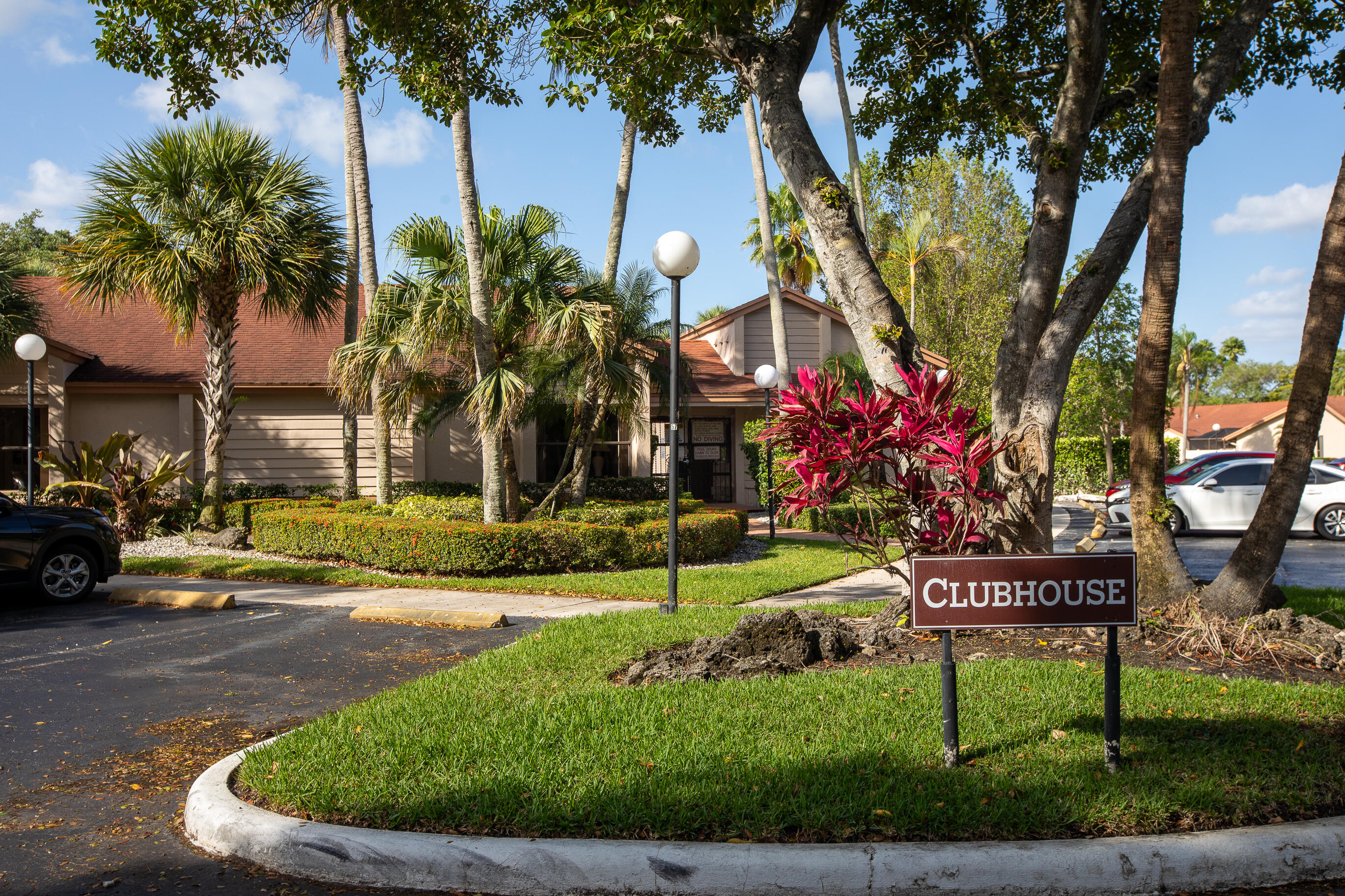 APPLEWOOD VILLAGE II-C CONDO - Residential Lease