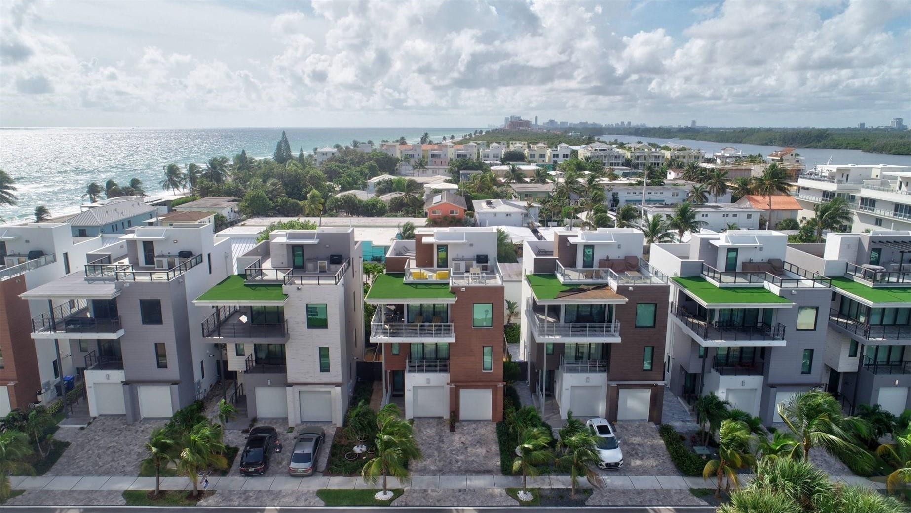 HOLLYWOOD CENTRAL REACH - Residential