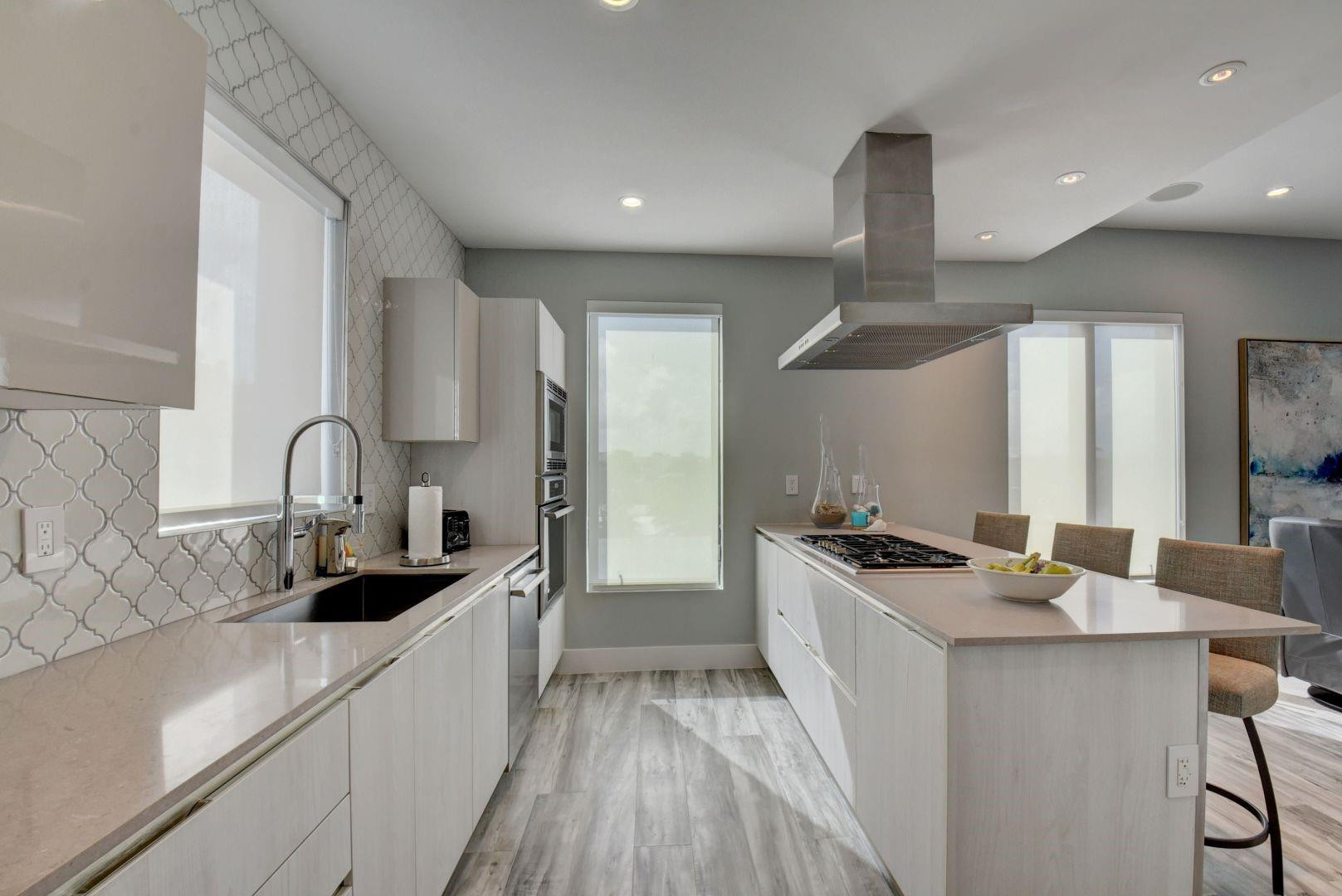 HOLLYWOOD CENTRAL REACH - Residential