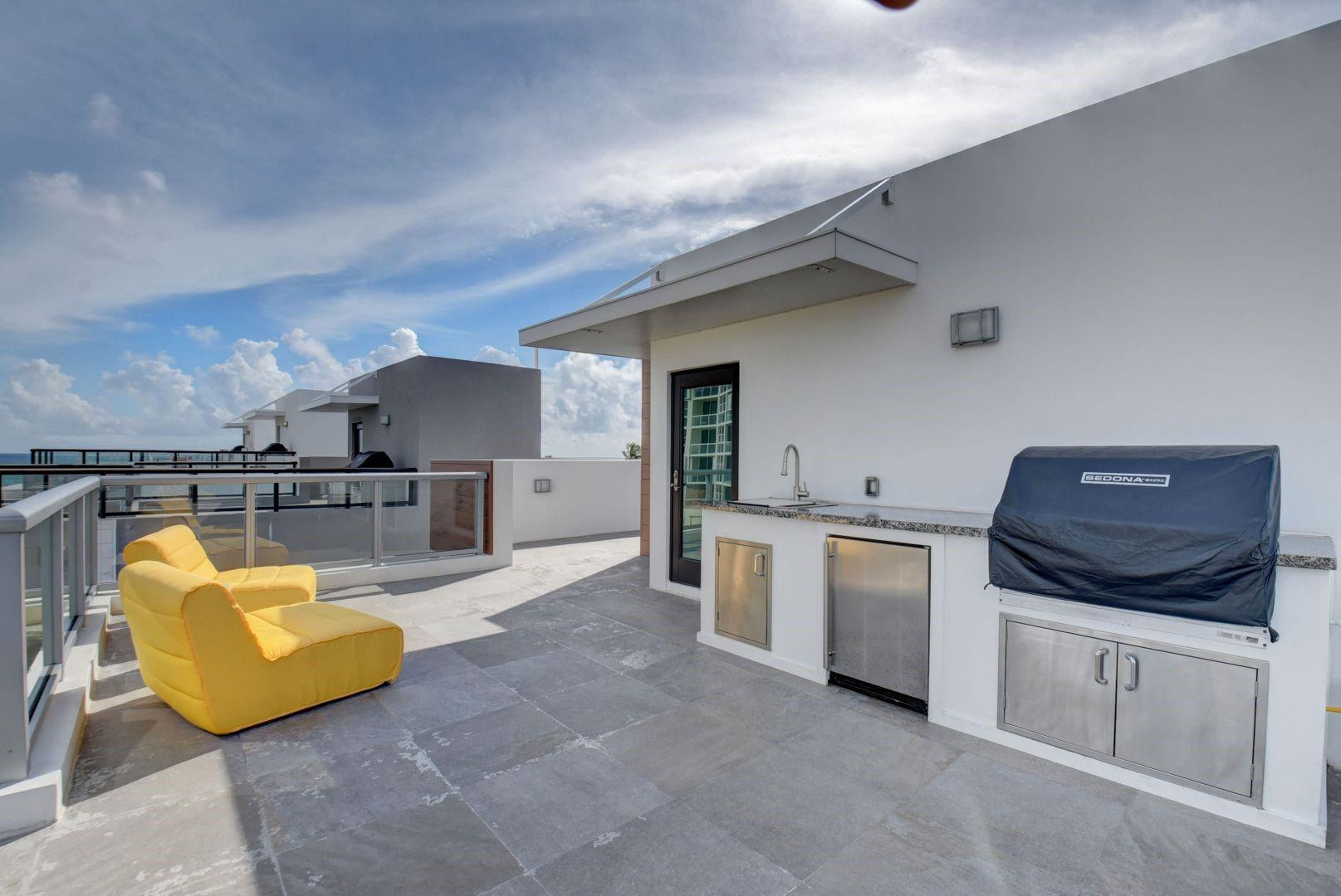 HOLLYWOOD CENTRAL REACH - Residential