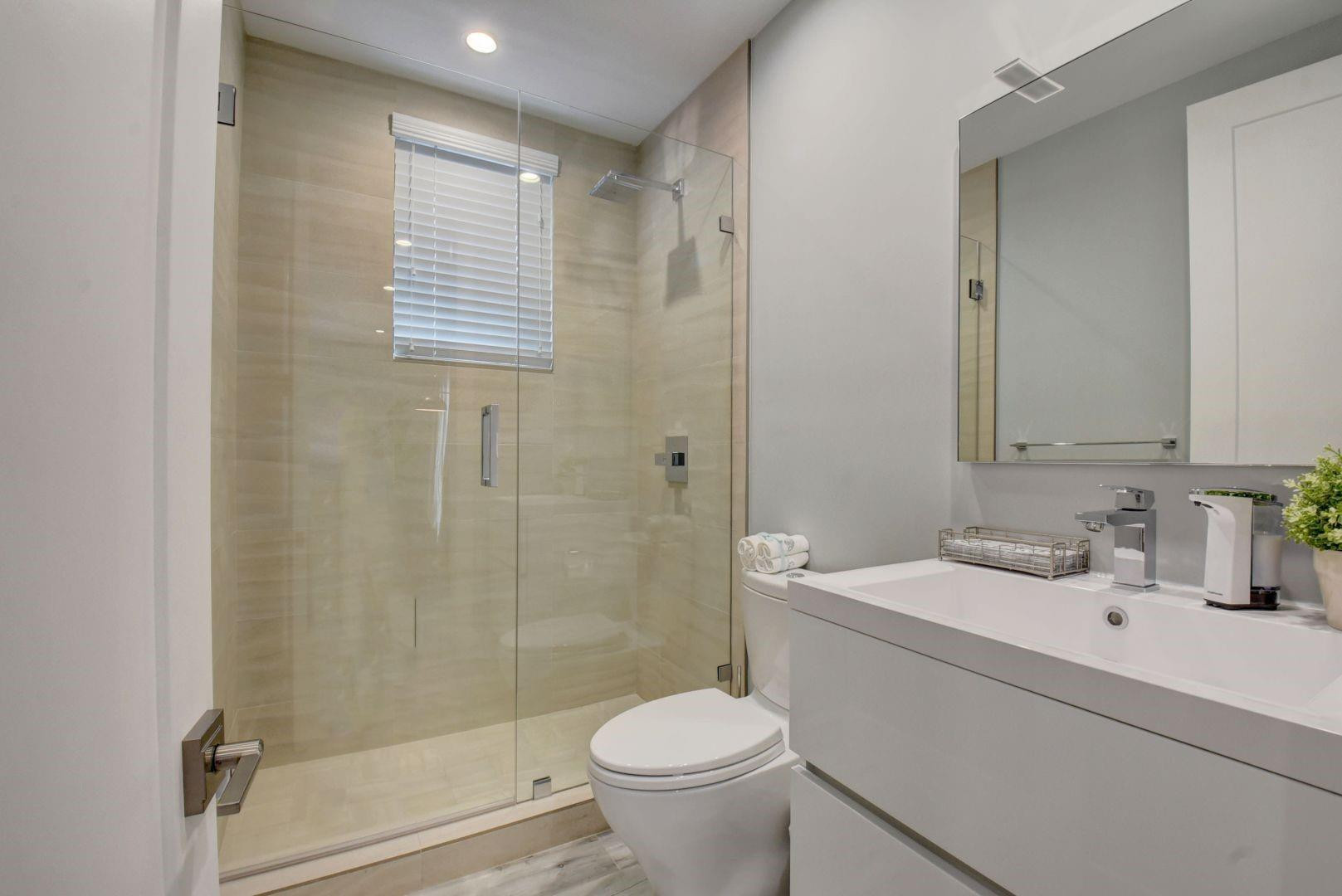 HOLLYWOOD CENTRAL REACH - Residential