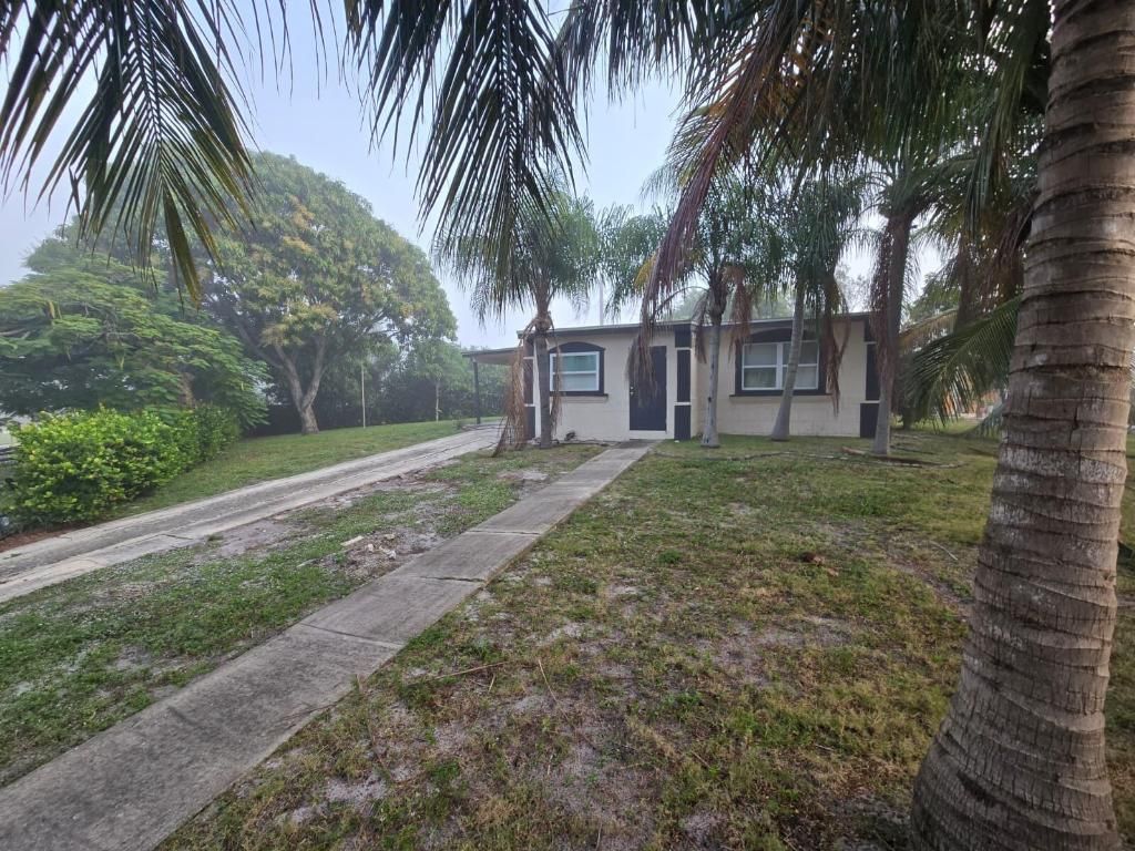 Photo of 401 Seagrape Road, Lantana, FL 33462 (MLS # R11152438)
