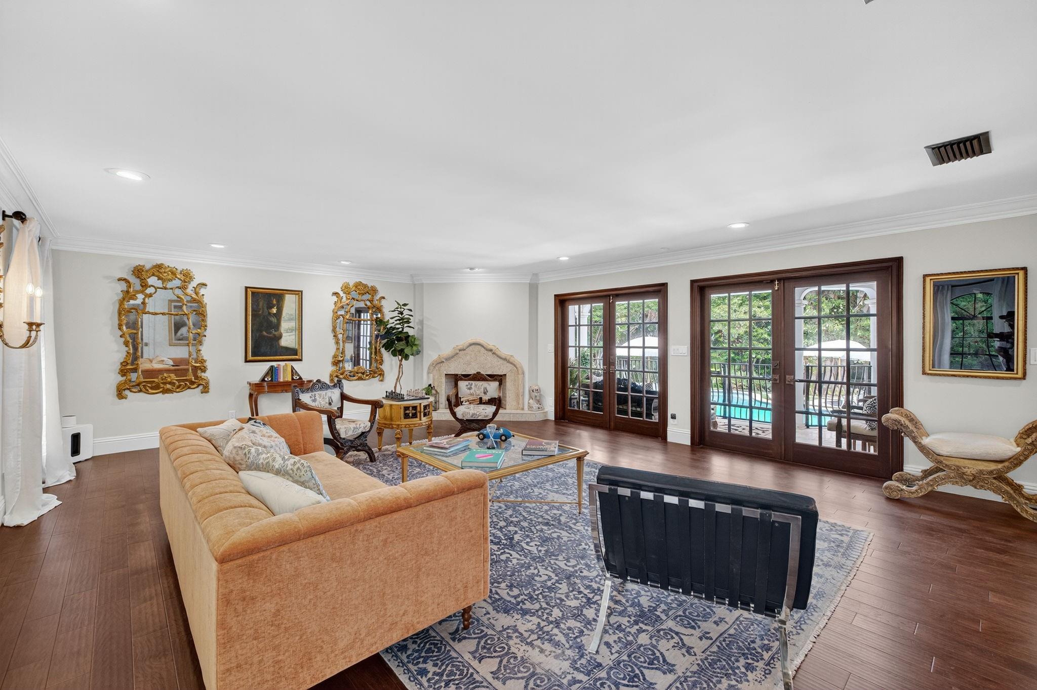 IDLEWYLD 1-19 B - Residential