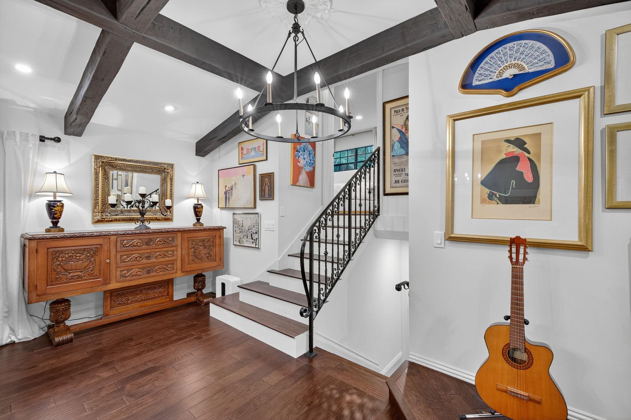 IDLEWYLD 1-19 B - Residential